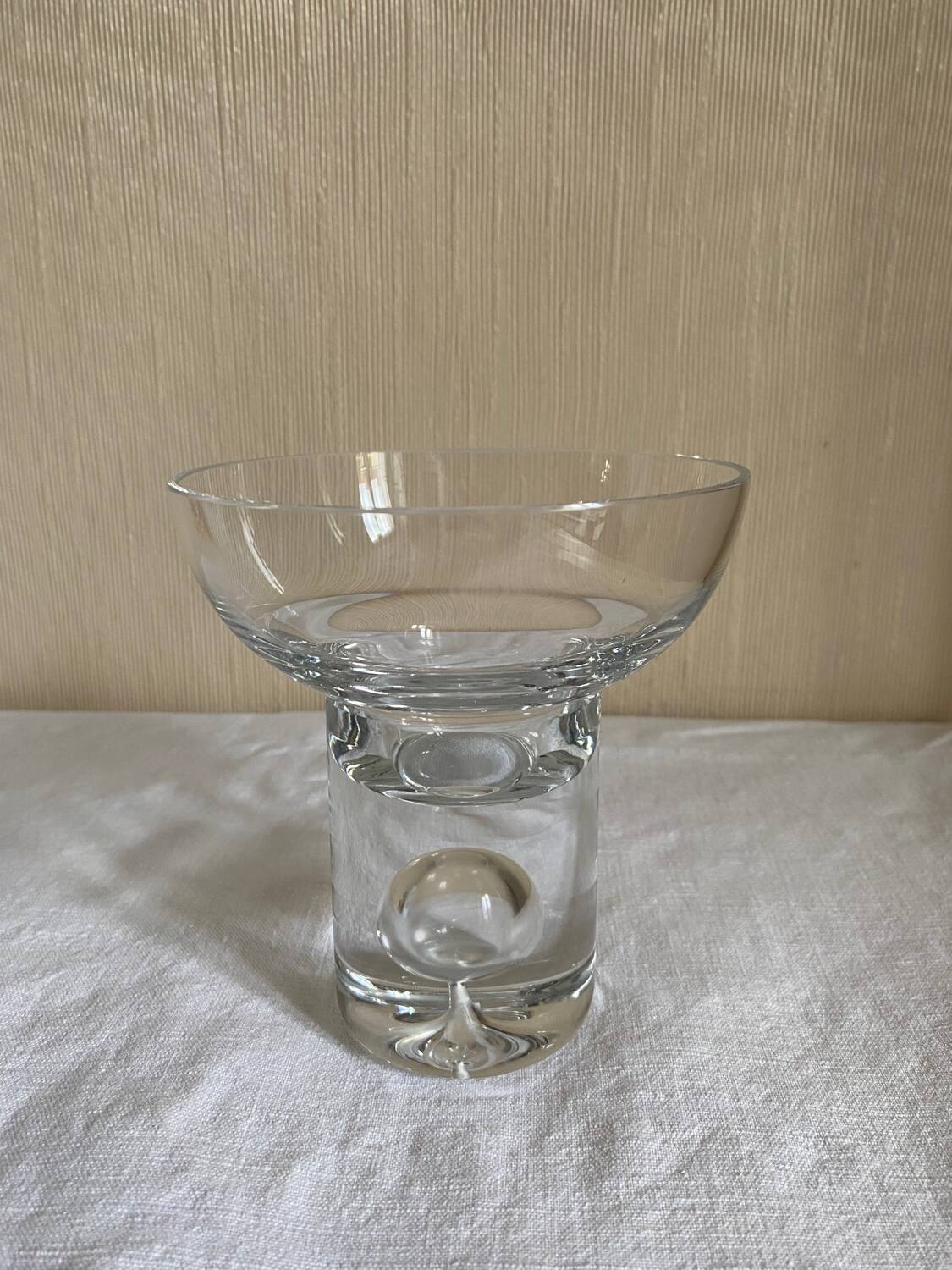 Crystal candle holder, base decorated with a drop