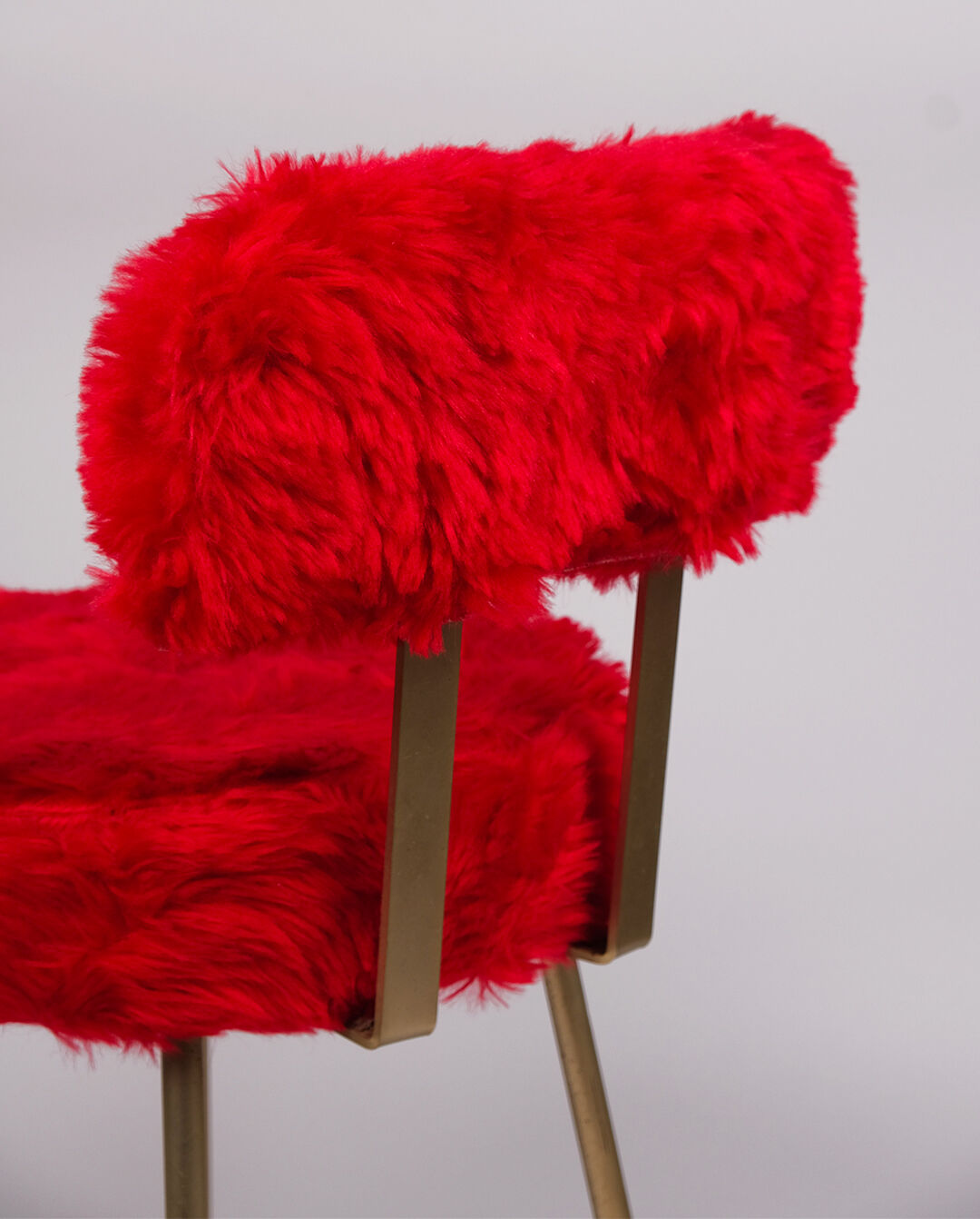 Red moumoute armchair
