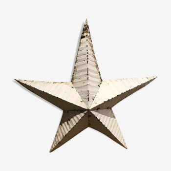 Amish star in white zinc