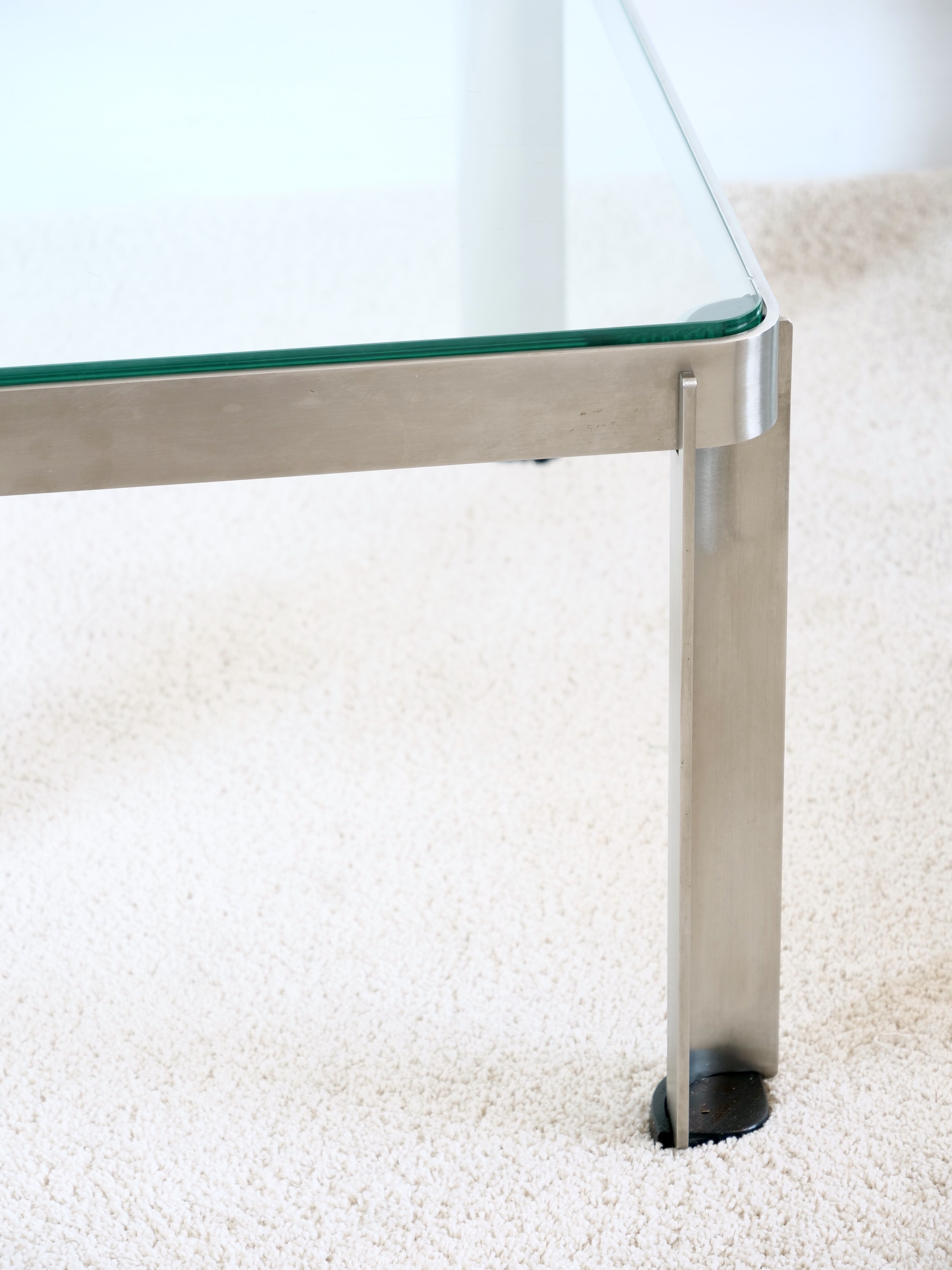 Coffee table model t113 by Osvaldo Borsani for Tecno 1975