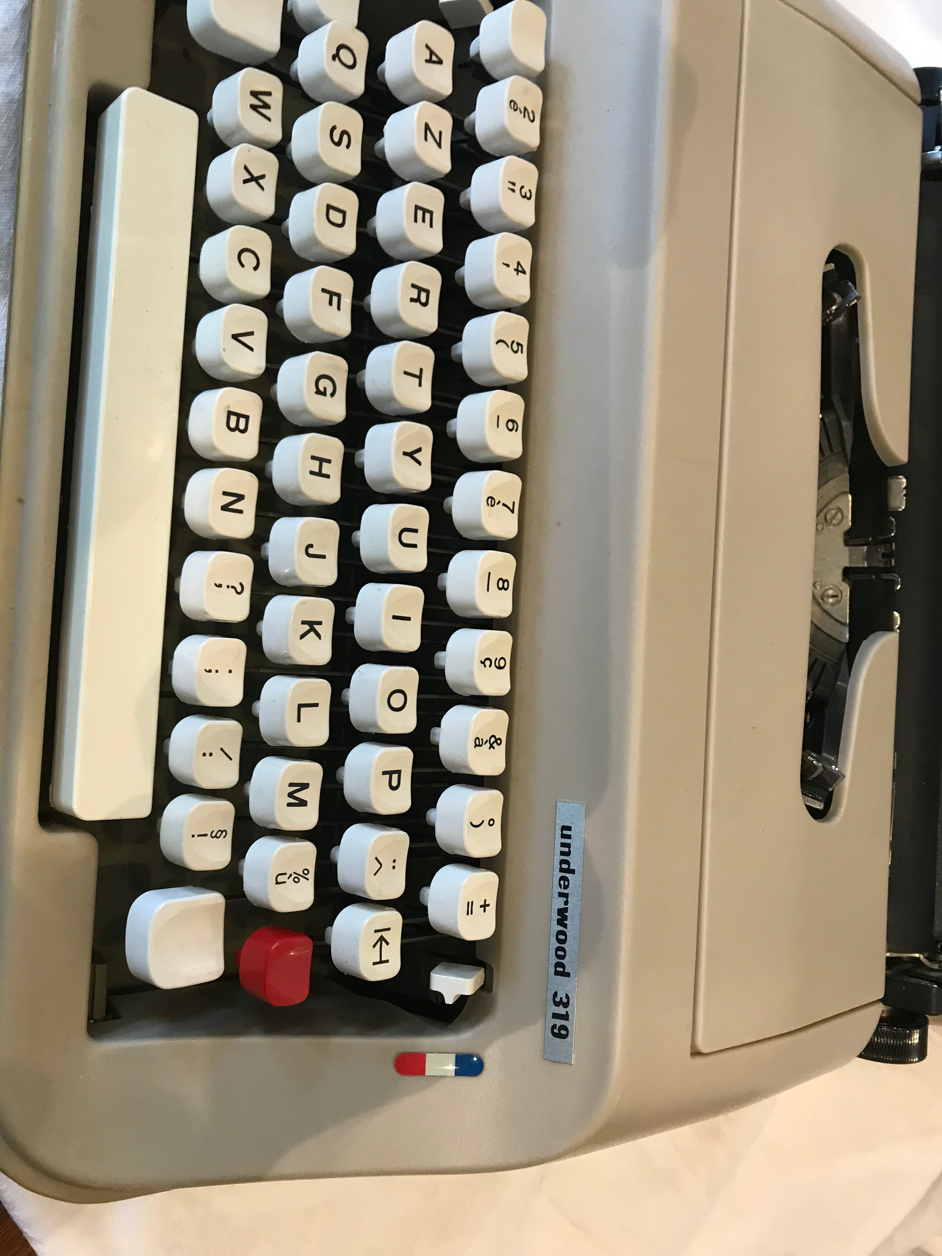 Typewriter Underwood 319