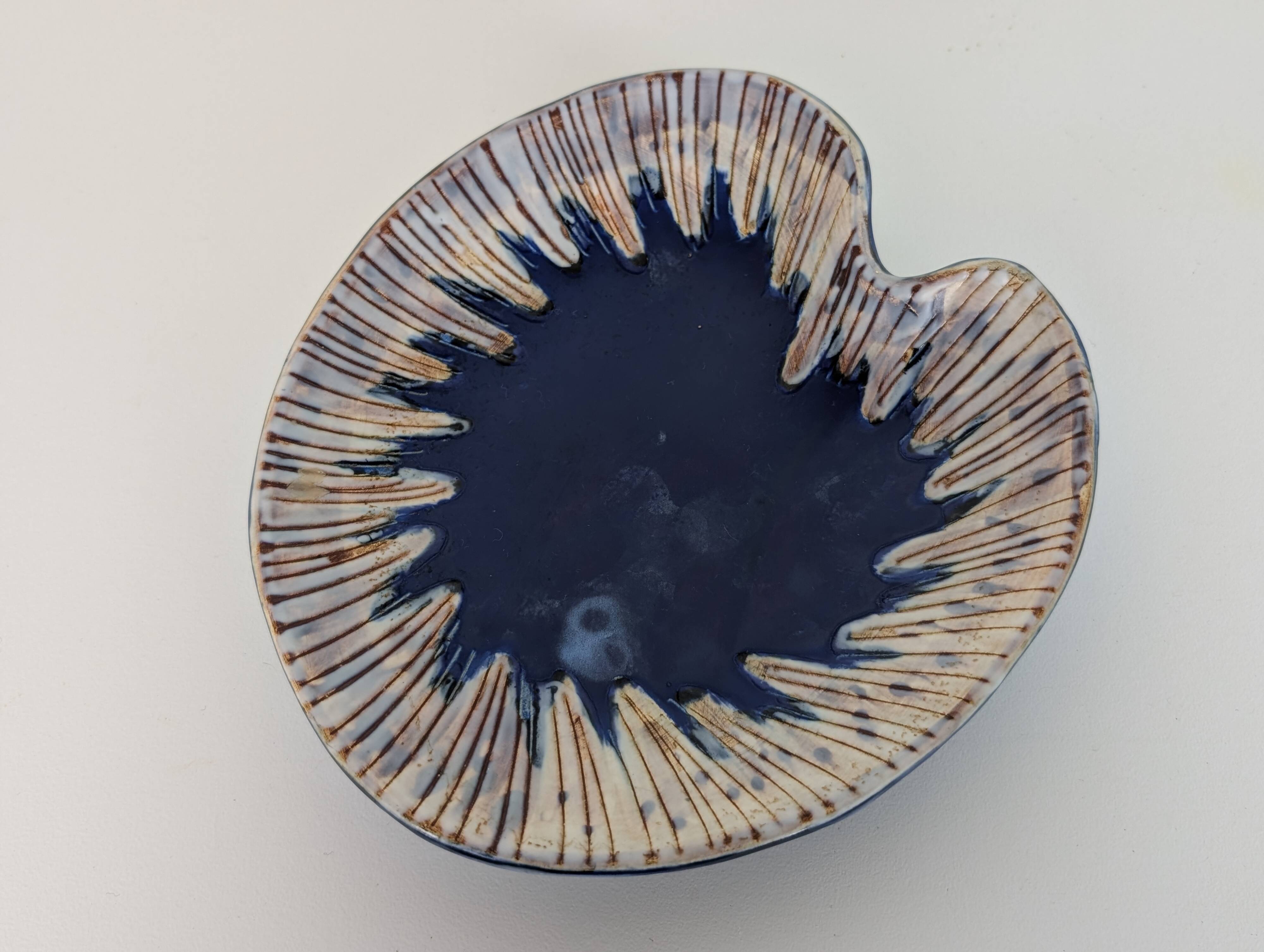 Coupe vide-poche Vallauris tripode