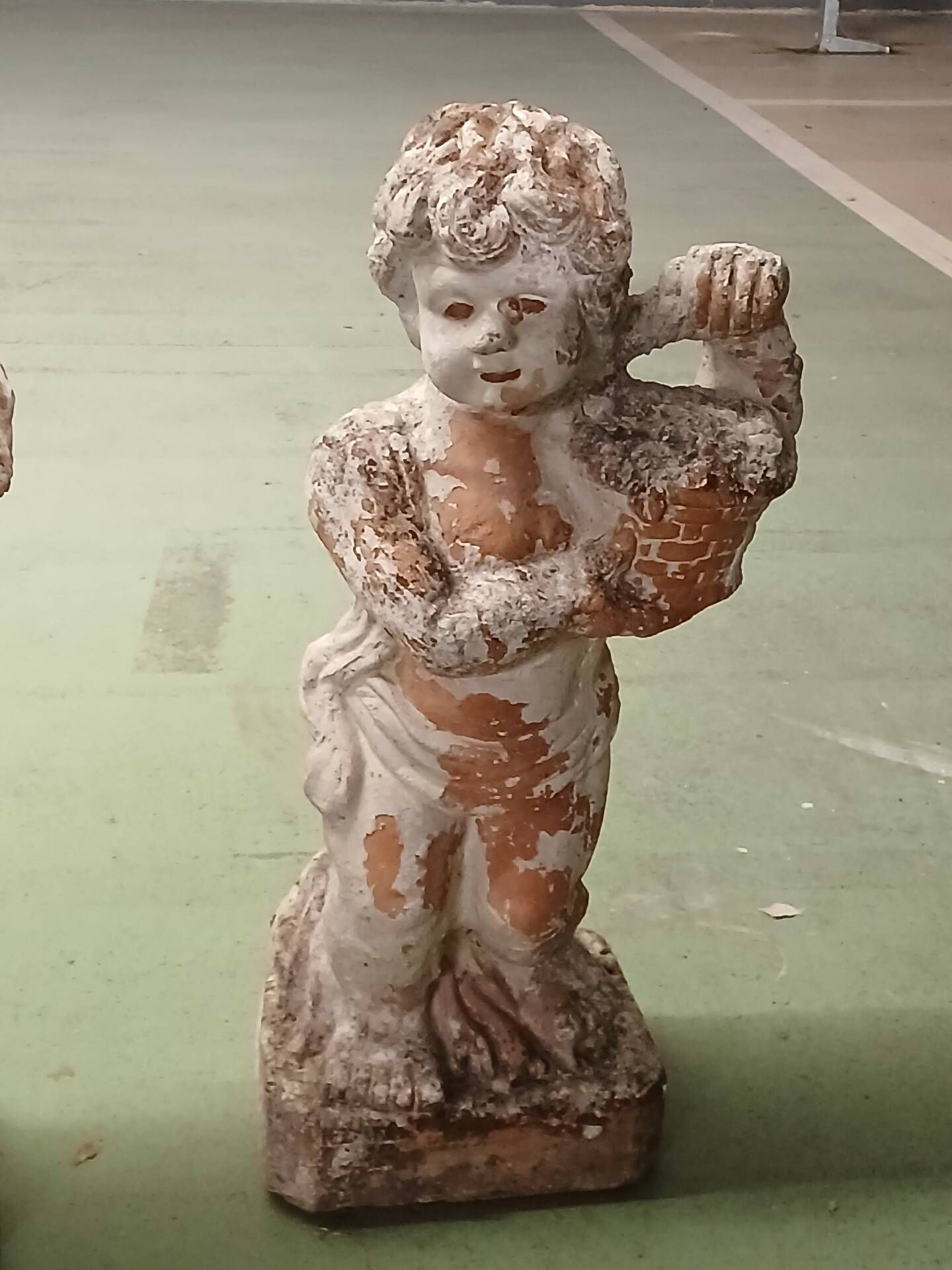 Cherub figurines