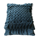 Paire de coussins anciens, en velours bleu canard, effet plissé