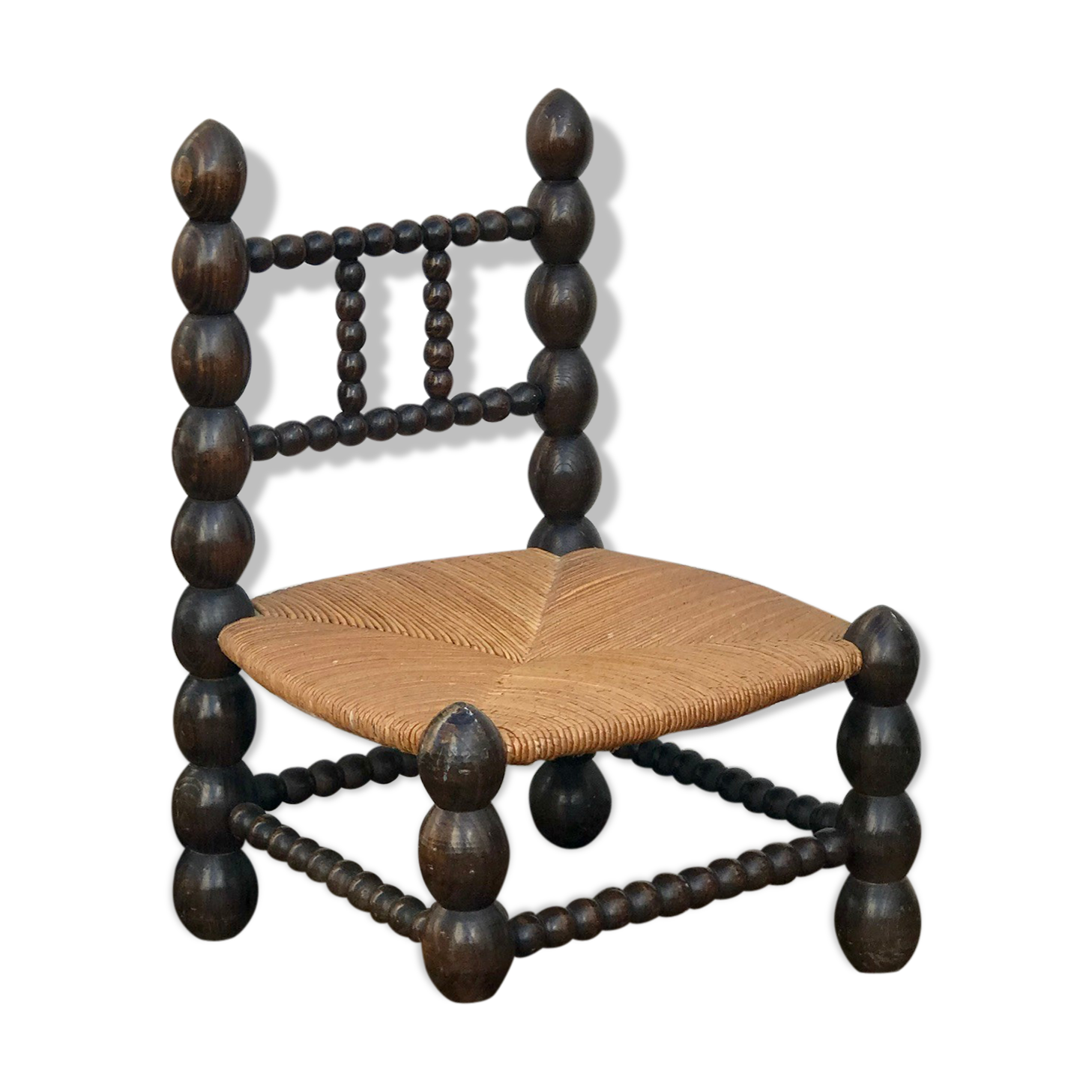 Chaise basse paillée
