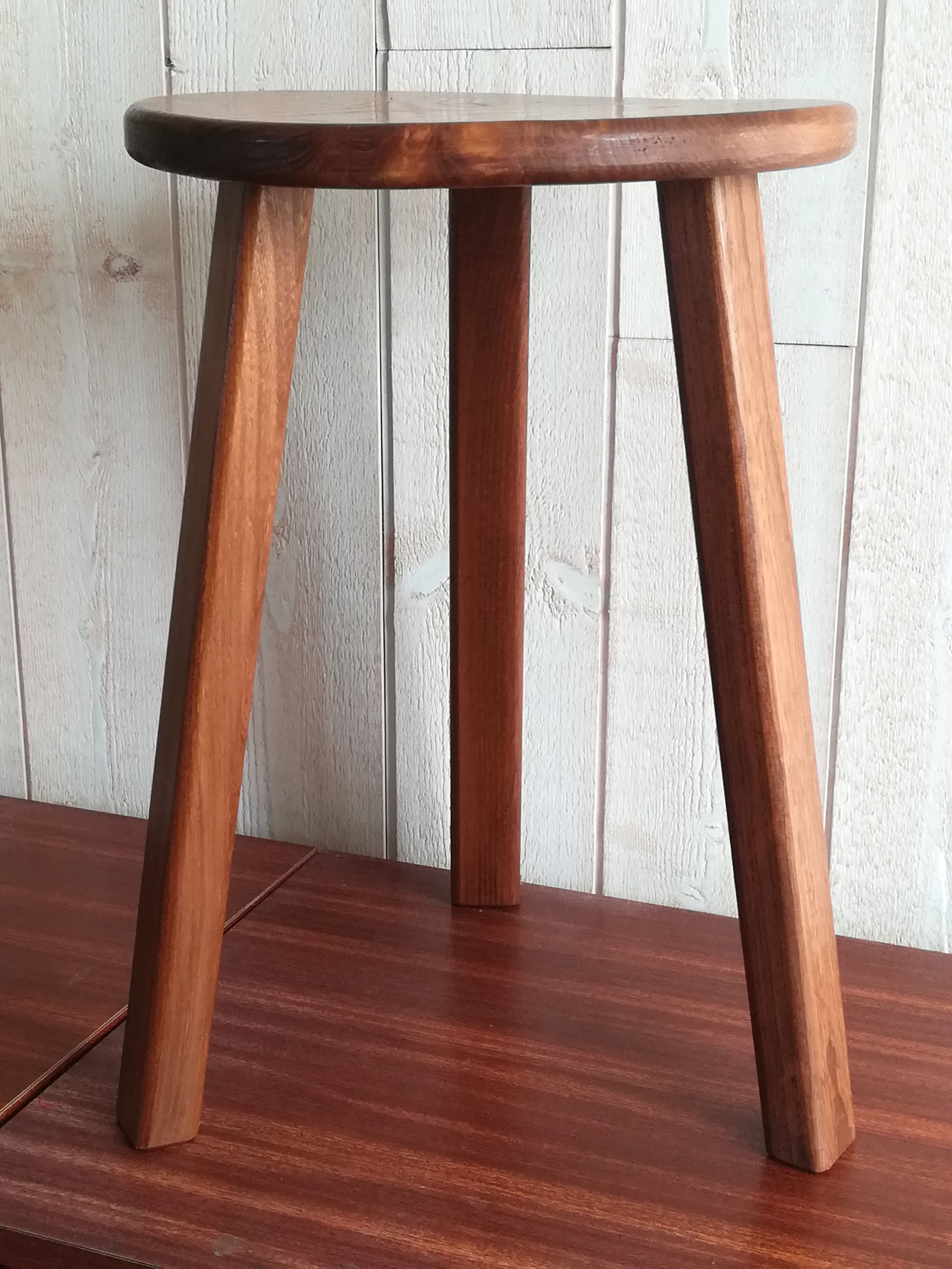 Verni wood tabouret