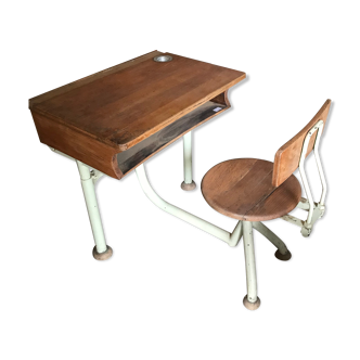 Child desk