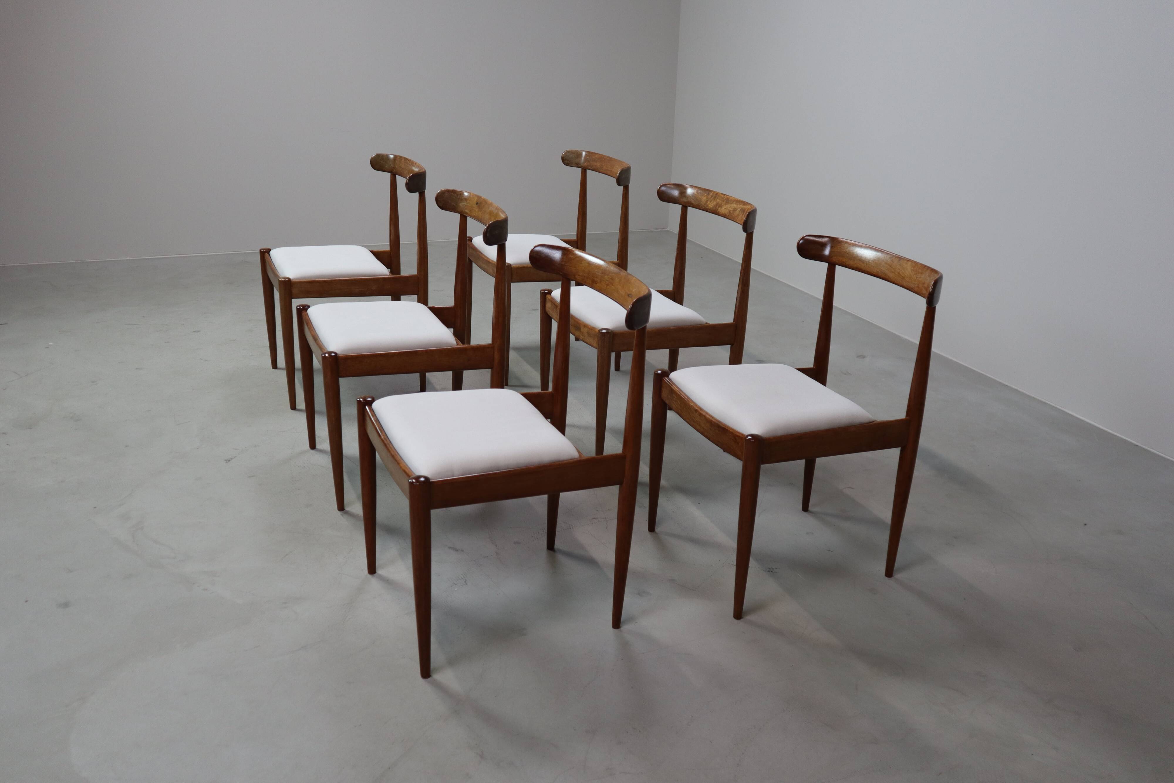 Set of six Alfred Hendrickx Model 500 dining chairs in Rosewood,