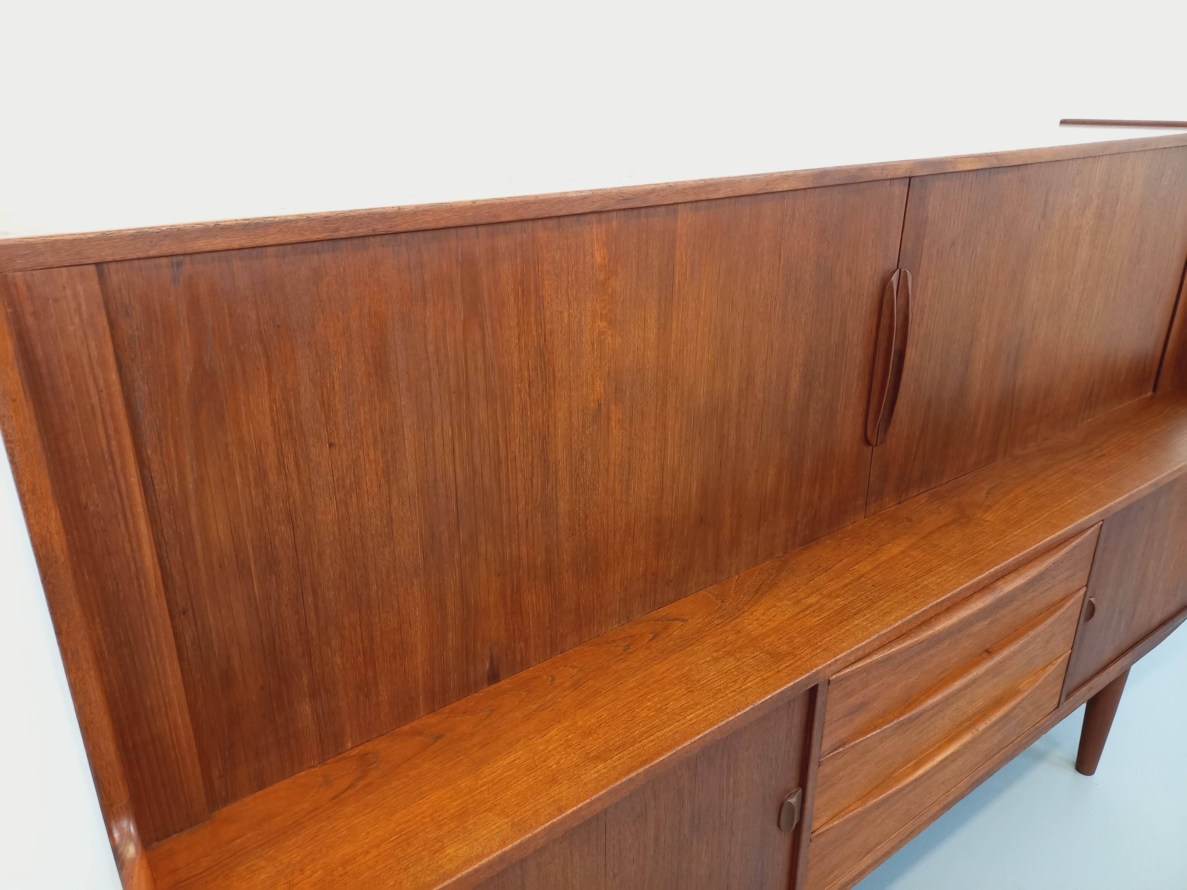 Enfilade mi-haute scandinave vintage Ib Kofod-Larsen pour Faarup en teck