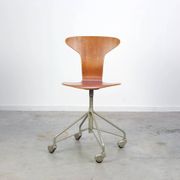1st edition 'Mosquito' swivel desk chair by Arne Jacobsen for Fritz Hansen, 1955
