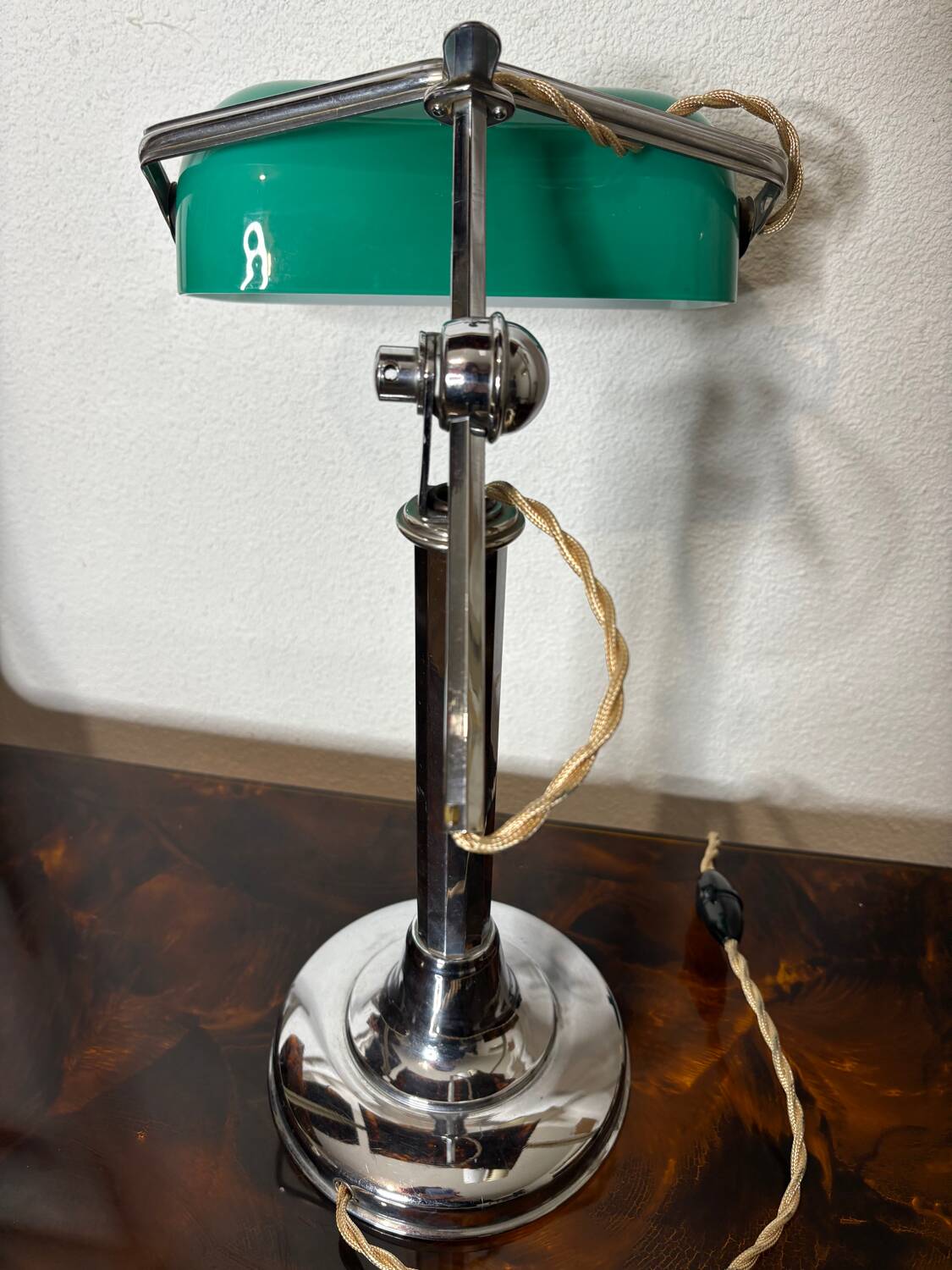 Desk lamp, notary, banker, green opaline, art deco 1930
