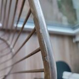 Chaise métallique tubulaire recouverte de dorure