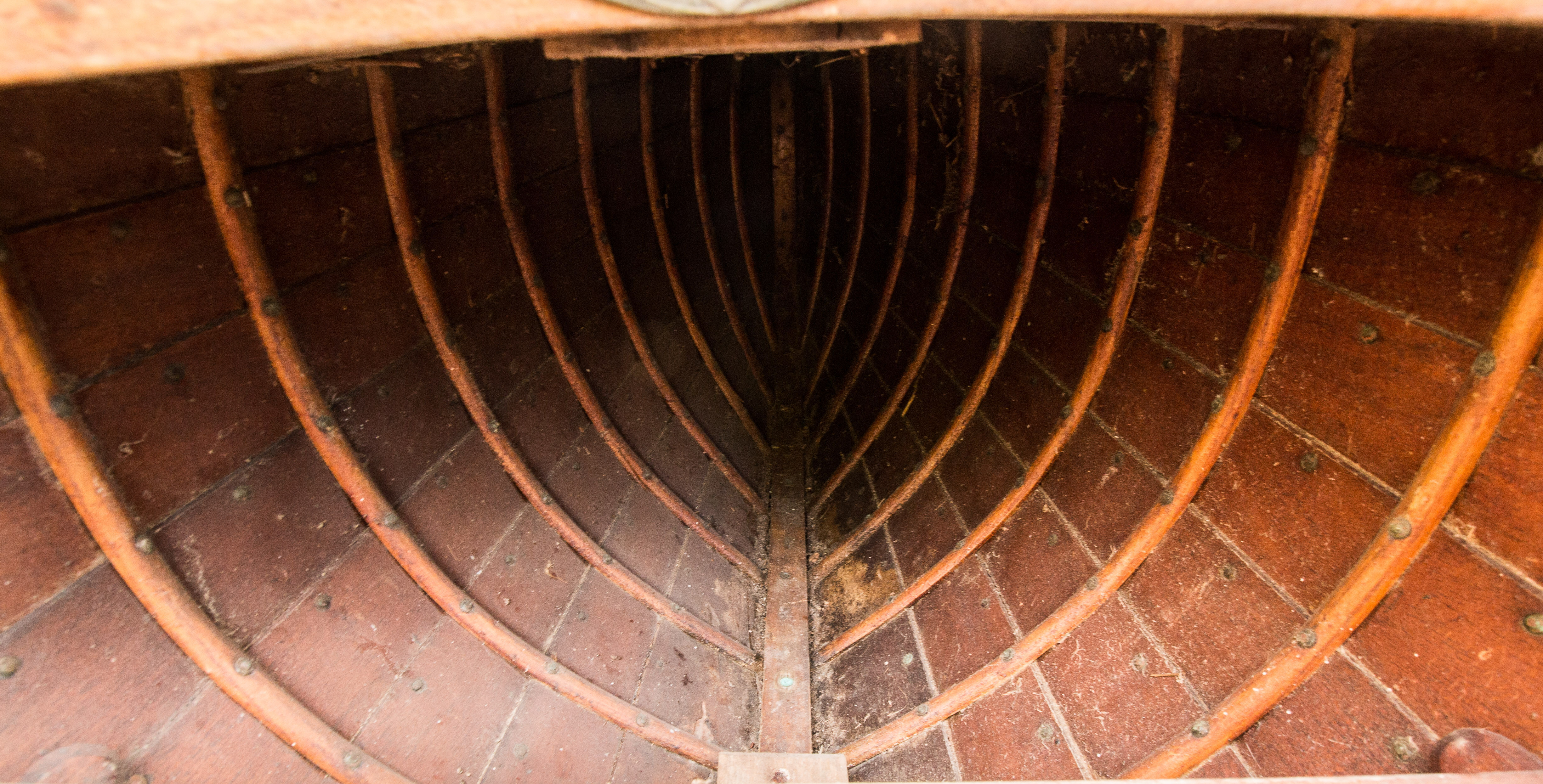 '30s mahogany canoe