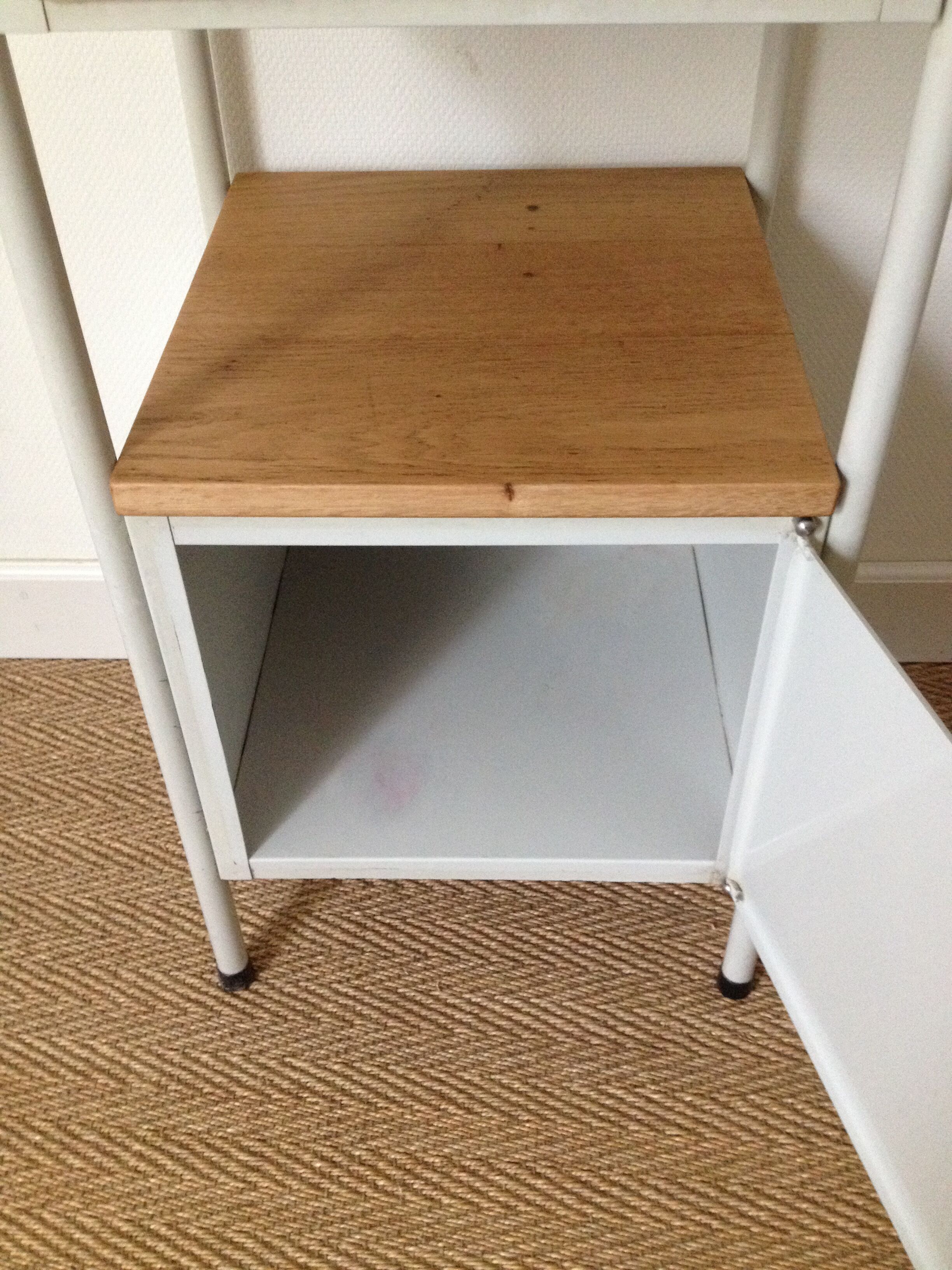 Meuble d'appoint industriel