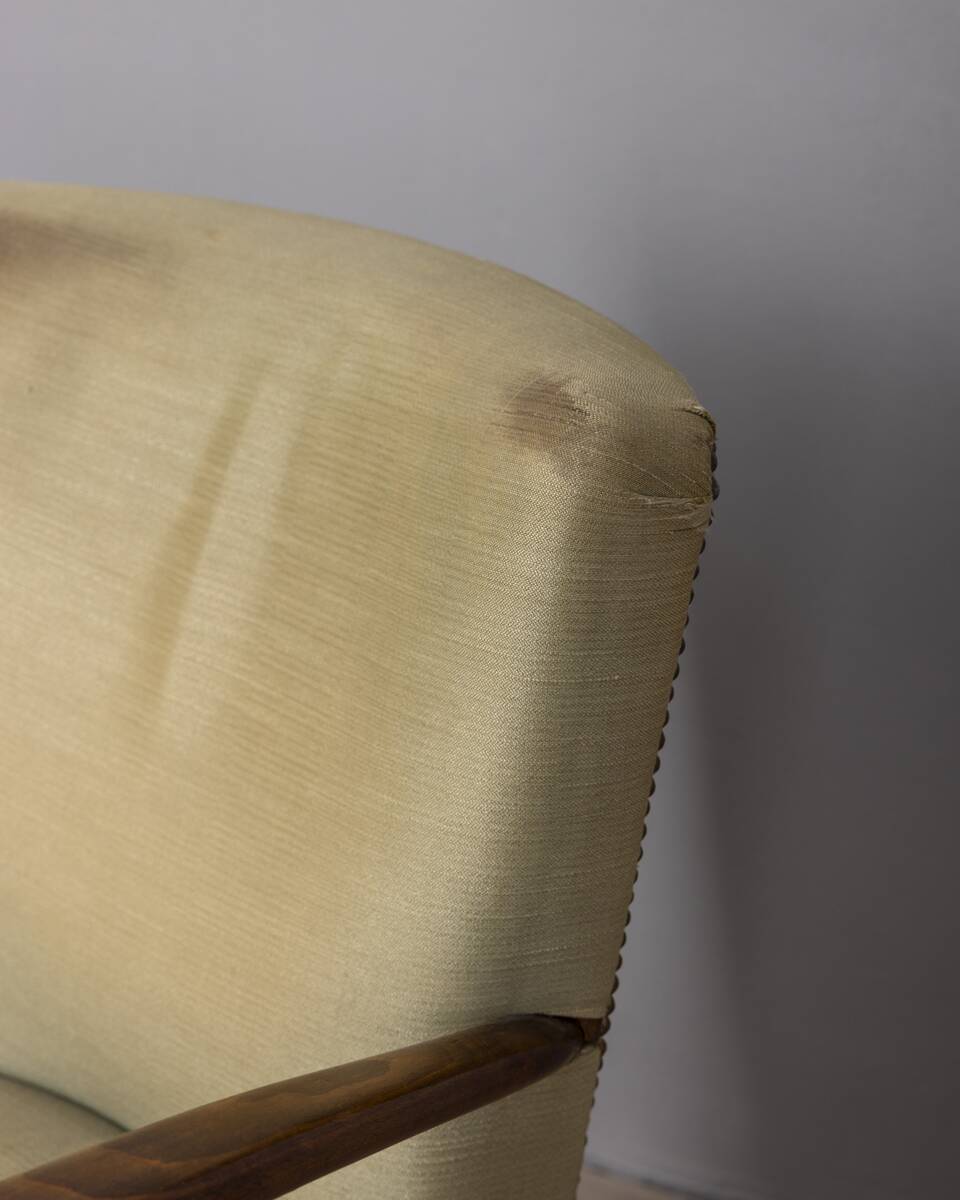 PAIR OF VINTAGE 1940S ARMCHAIRS IN WOOD AND FABRIC, ITALIAN DESIGN