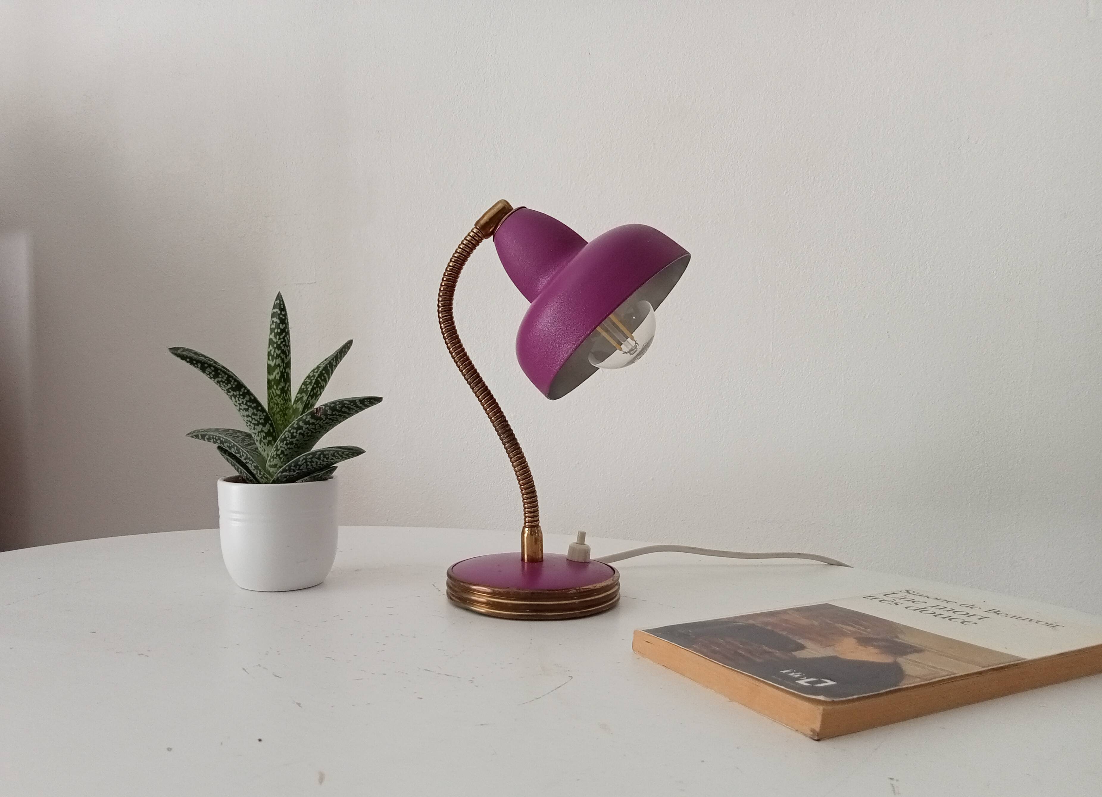 Vintage desk lamp from the 1950s.