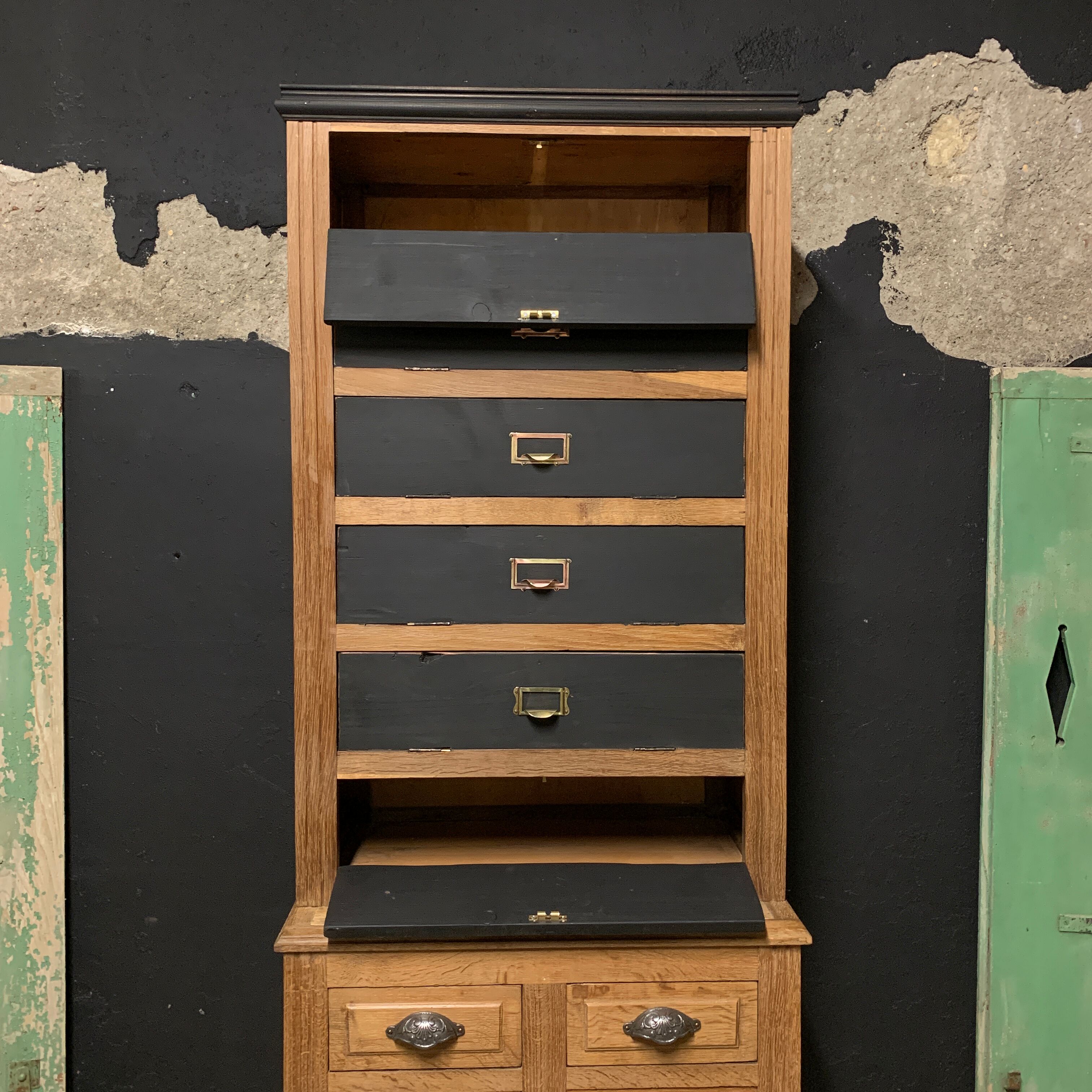 Notary's trade furniture with oak clamshell 1930