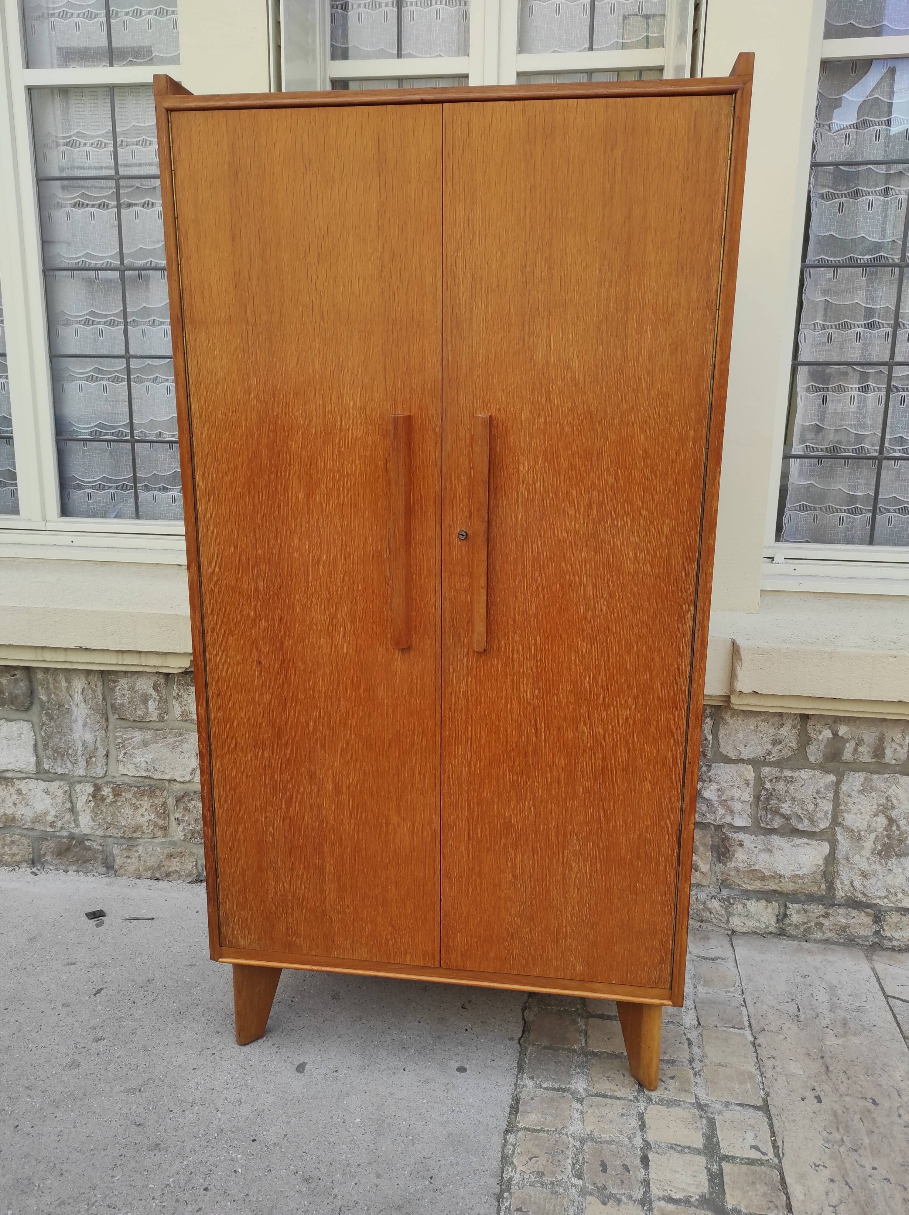 Cabinet SAM Modern Furnishing Company