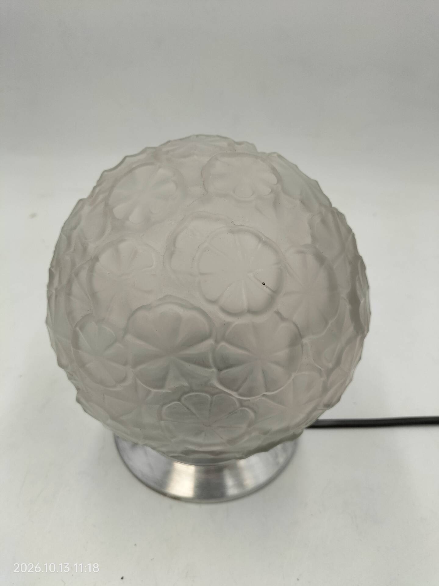 Ball ceiling light