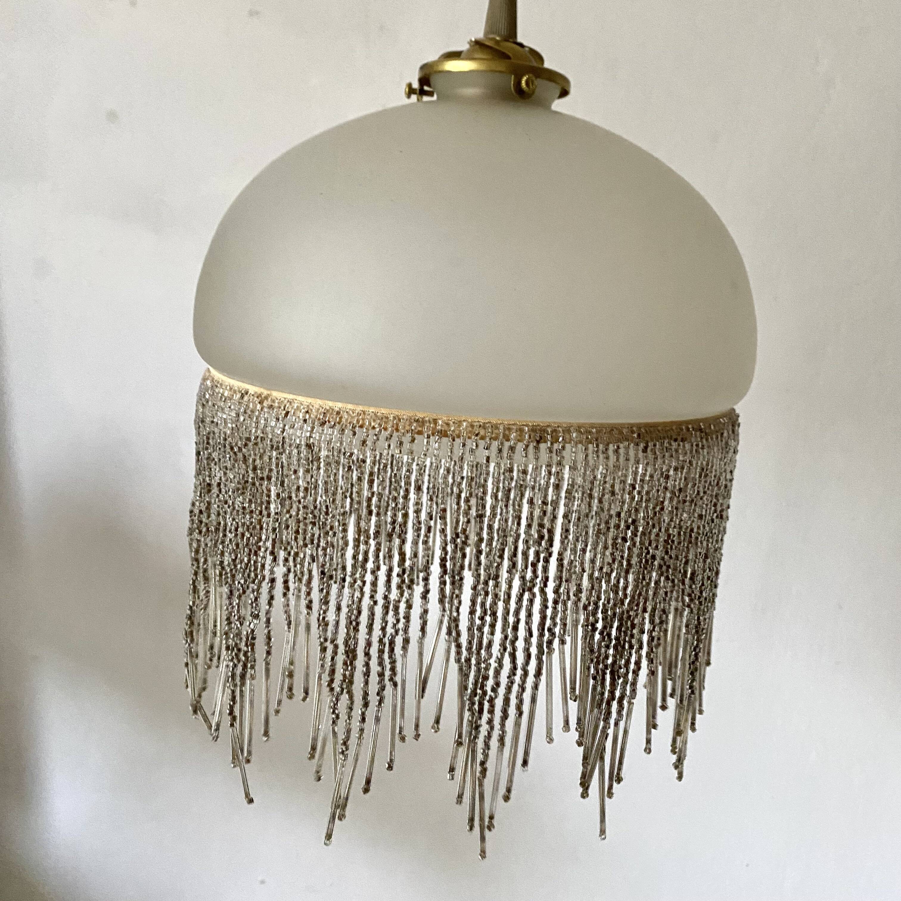 Suspension en verre dépoli et perles