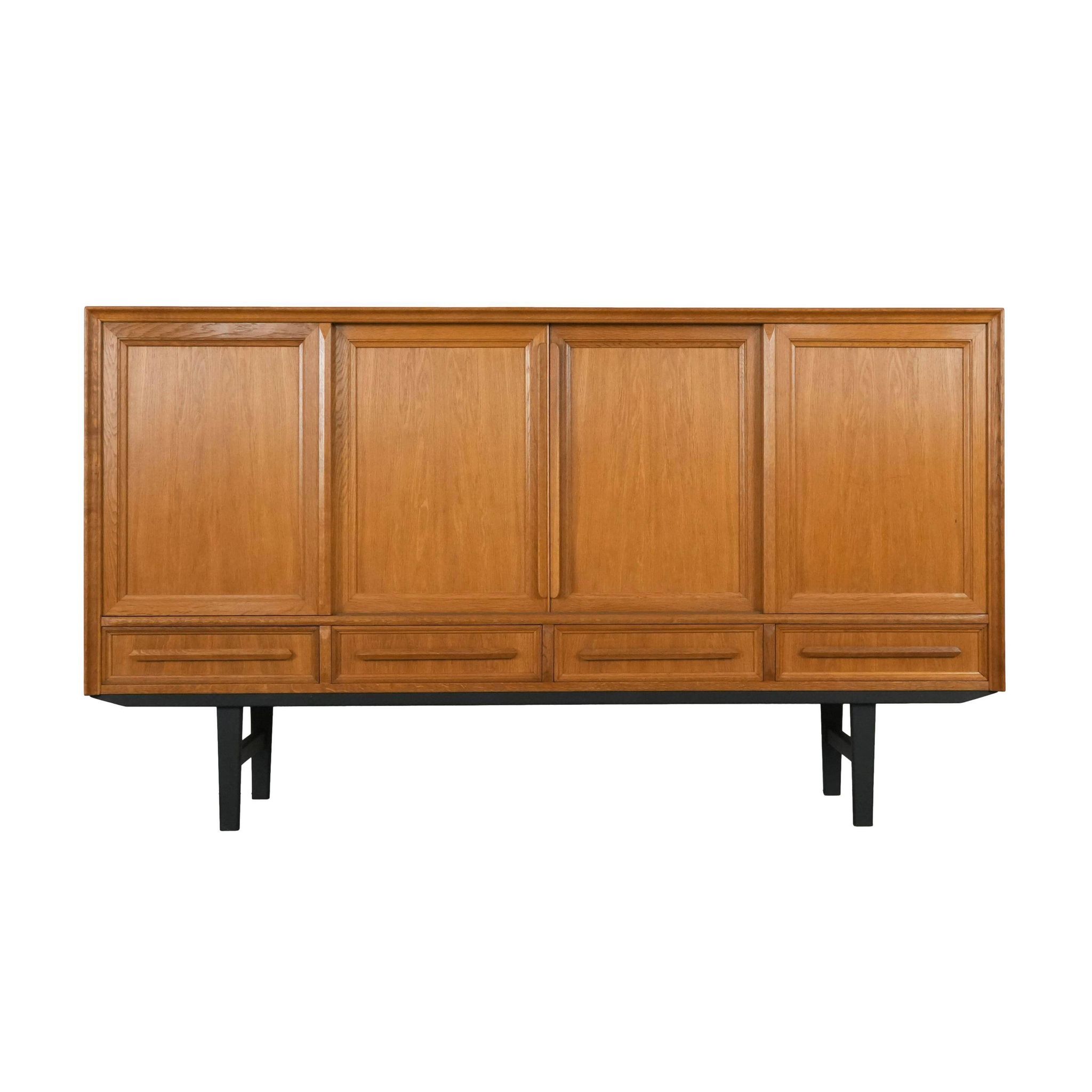 Buffet haut en chêne, design danois, années 1960, production : Danemark