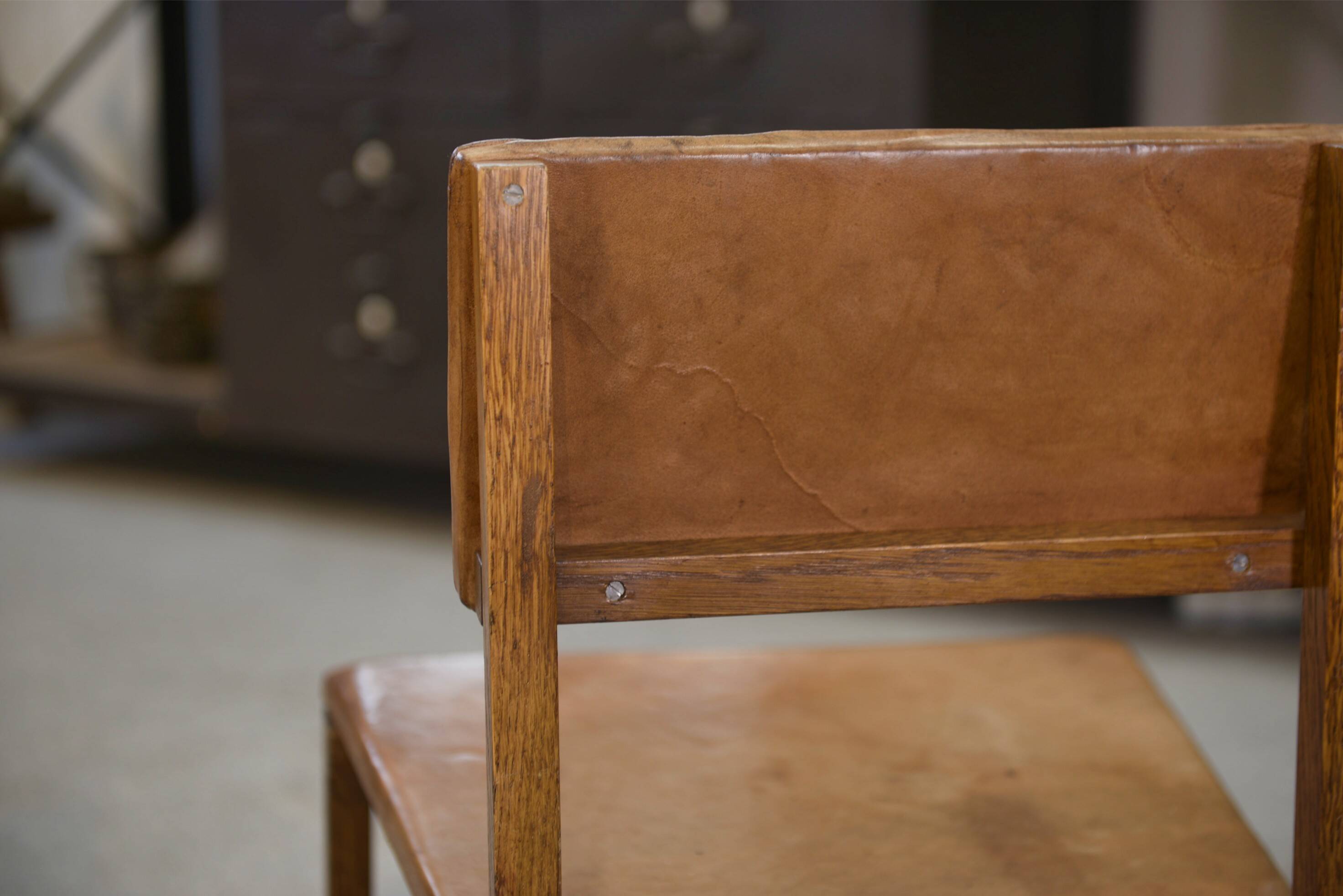 Pair of oak and leather chairs in the style of Gerrit Rietveld 1960s.