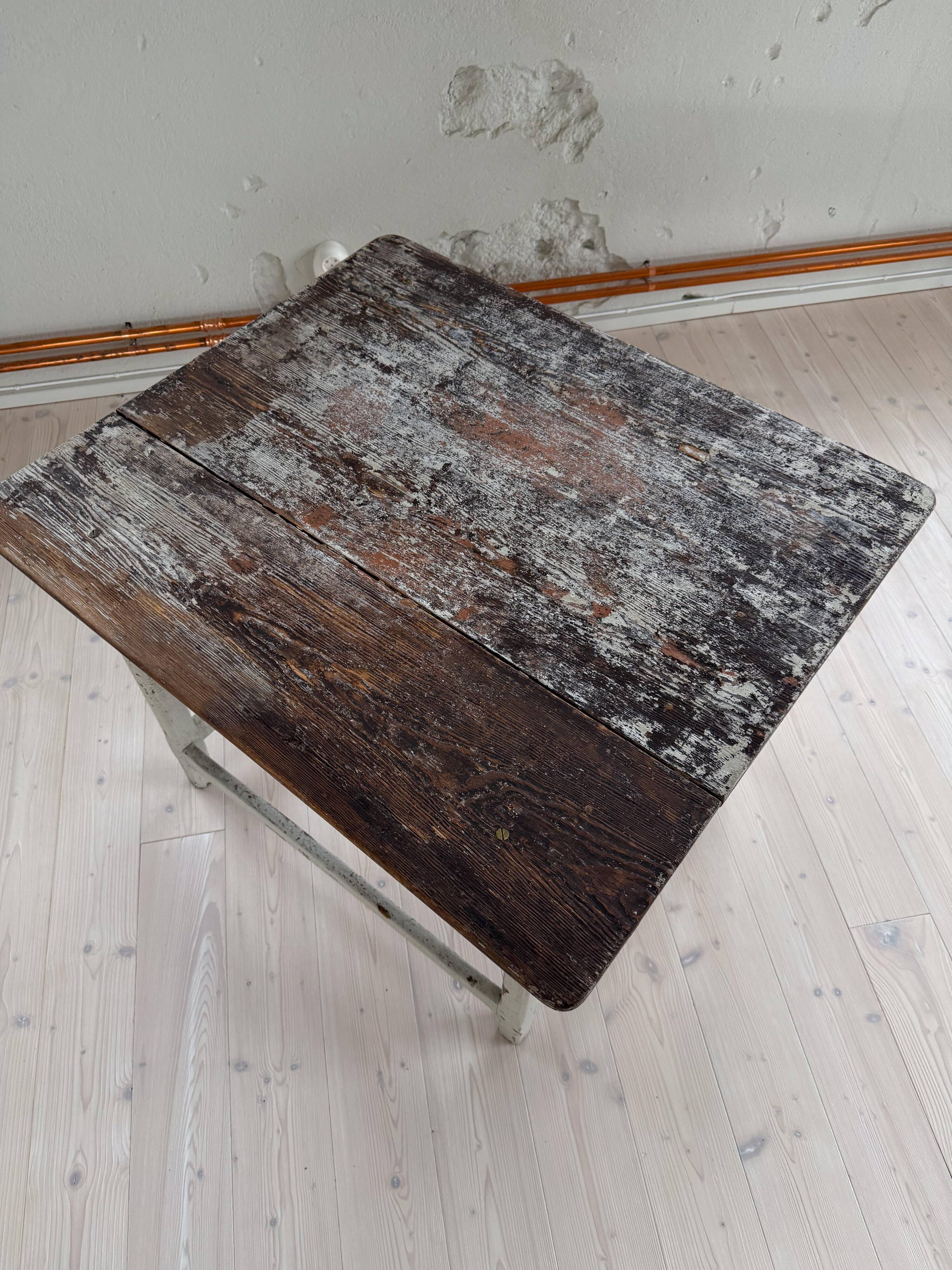 19th-century primitive Swedish side table in folk art.