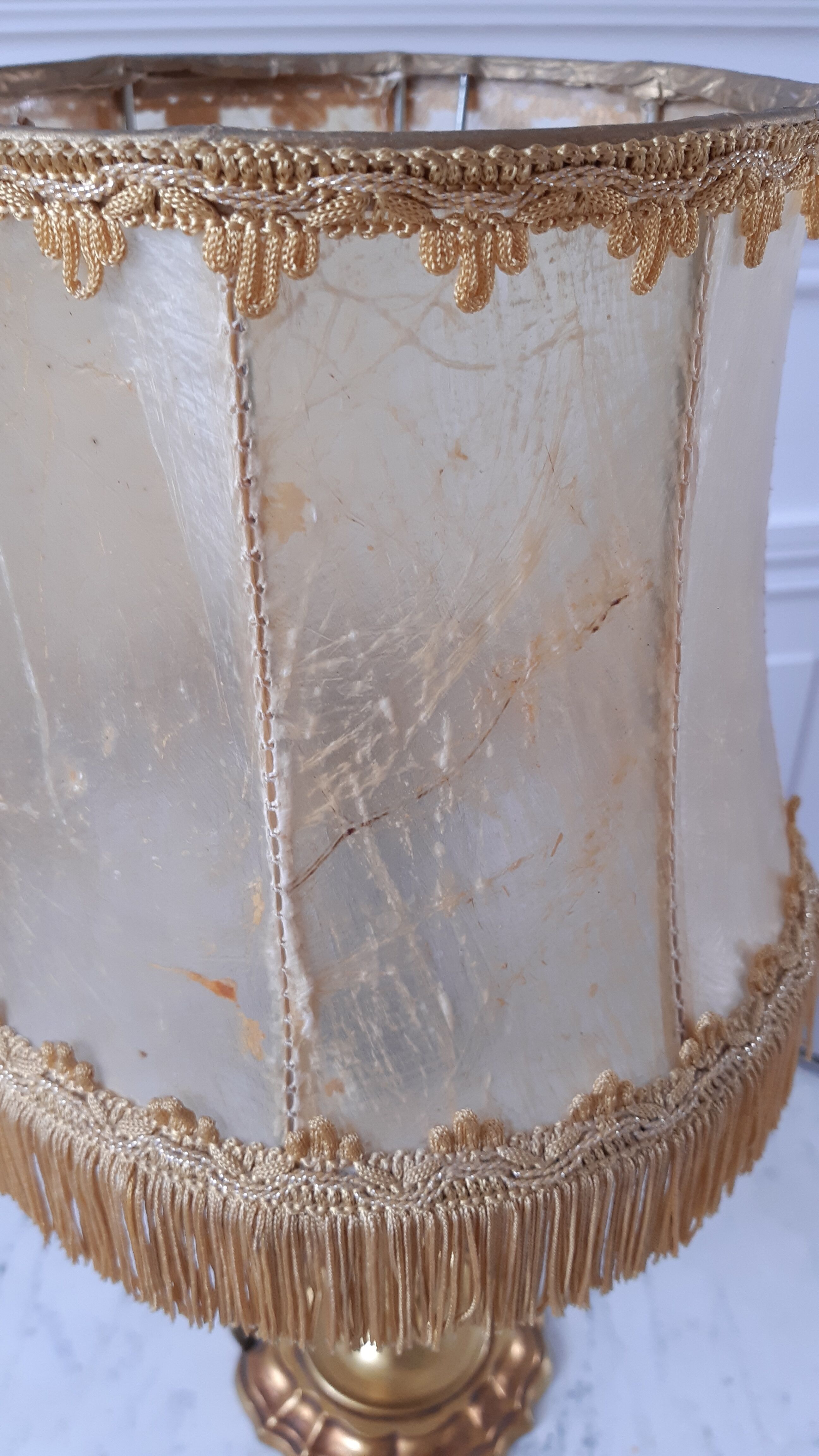 Old lamp in gilded steel and mother-of-pearl lampshade 60-70s