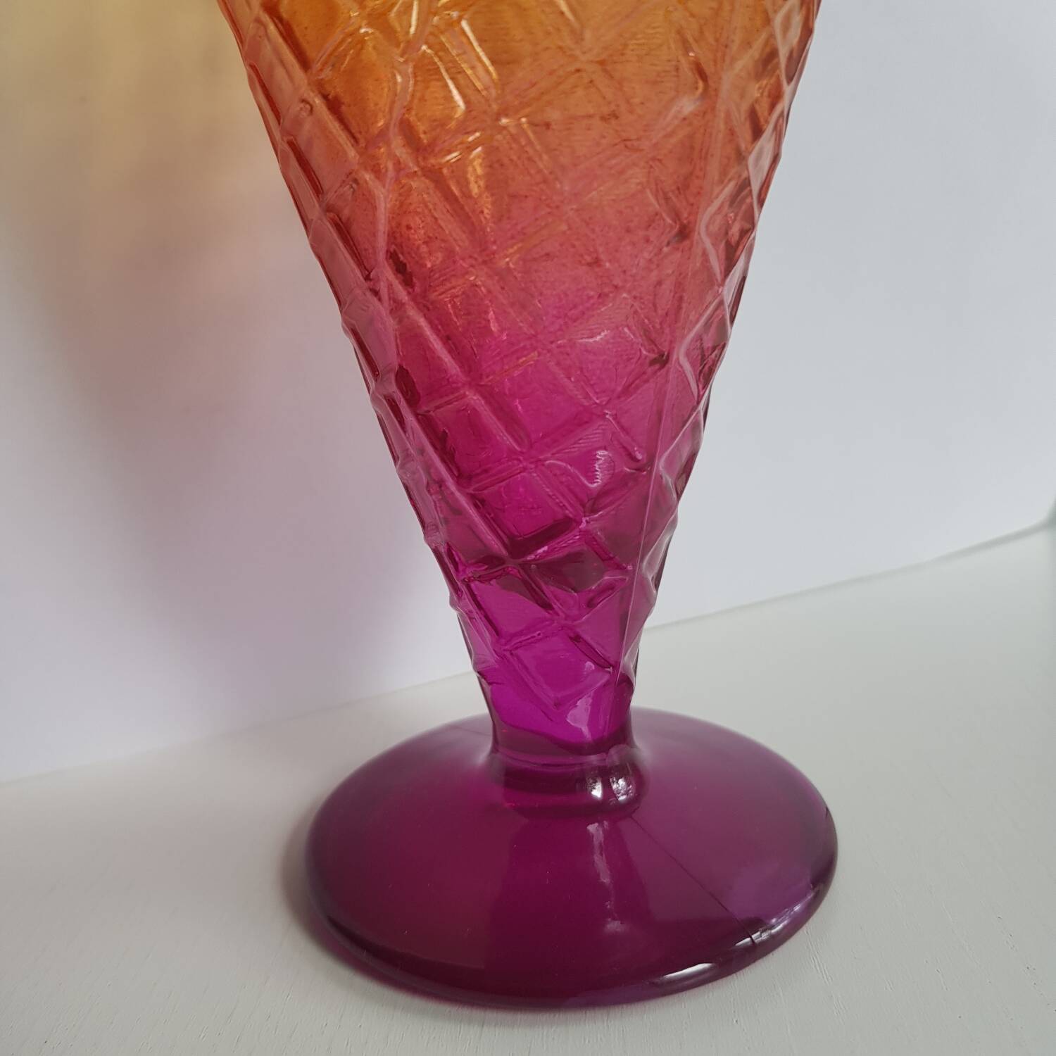 Coupe à dessert glacée violette et dorée Bormioli Rocco, fabriquée en Italie