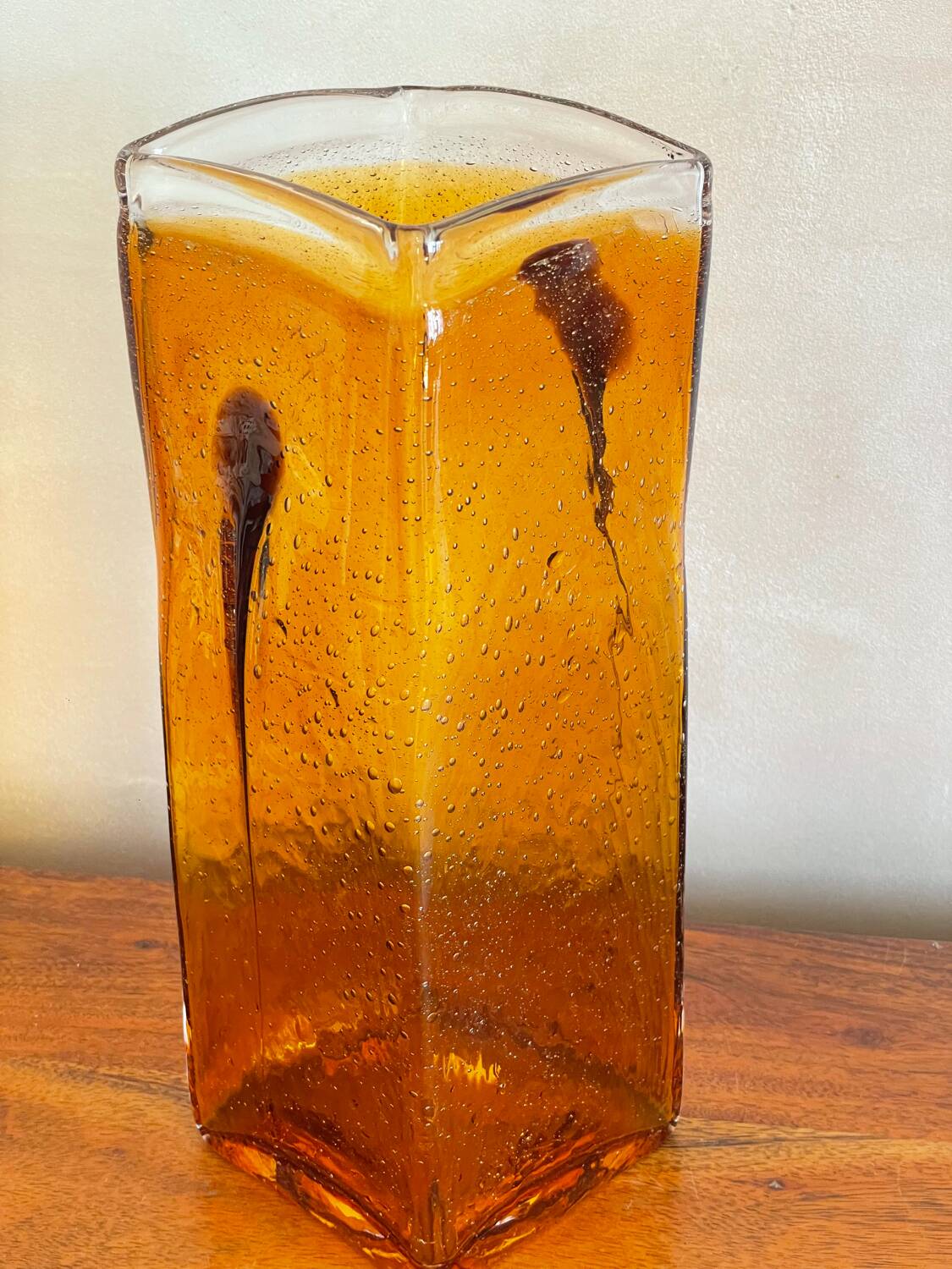 Grand vase ambré 1970