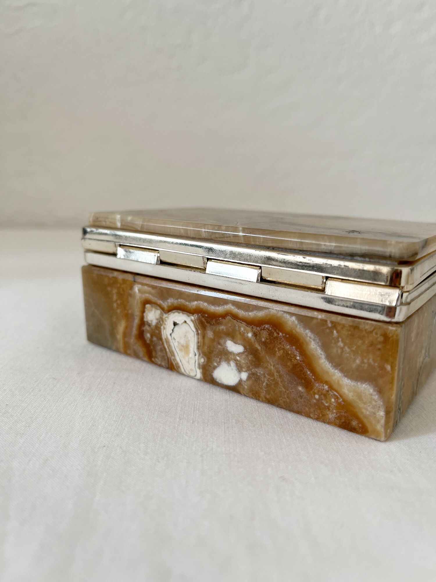Vintage 60s rectangular onyx alabaster jewelry box