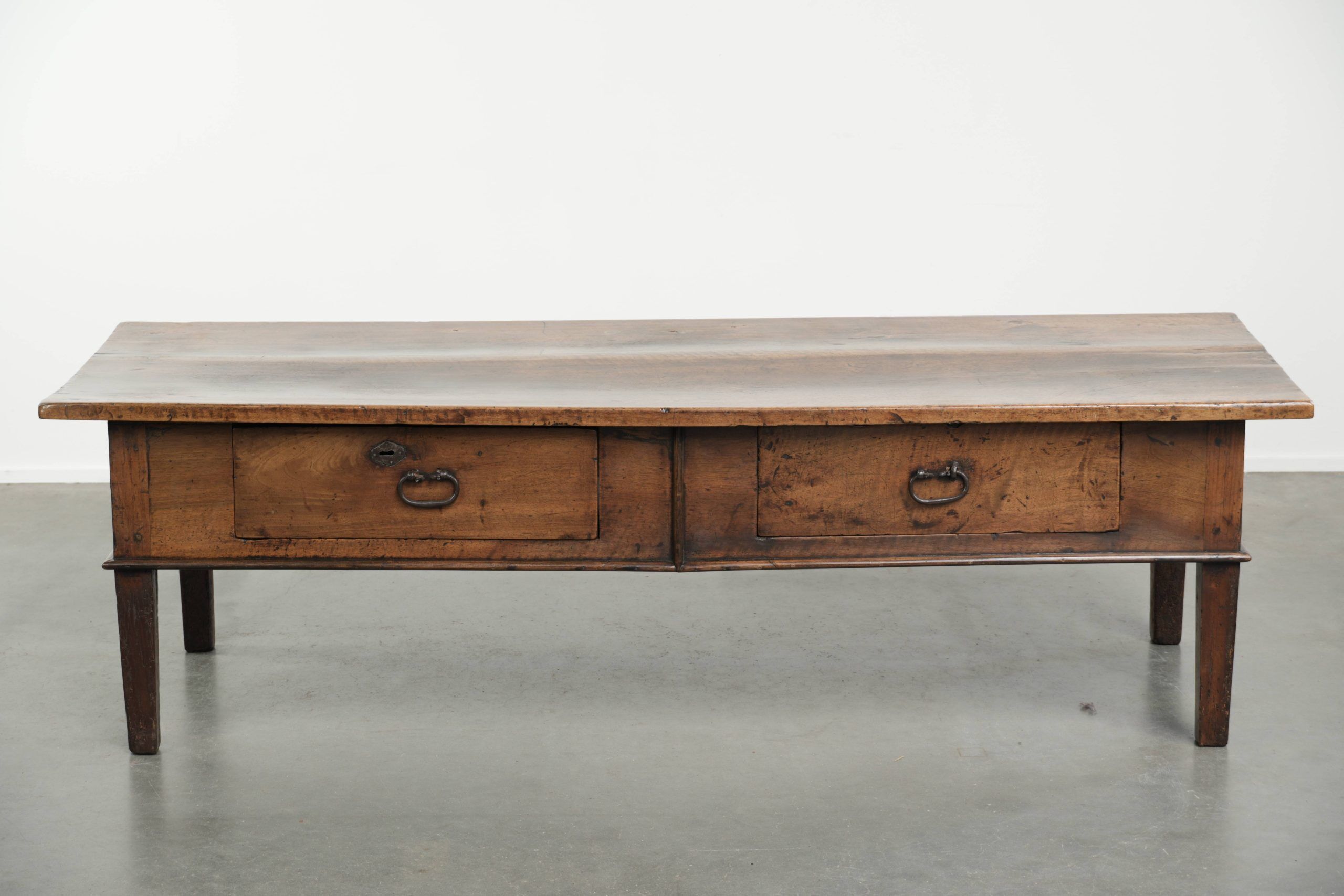 Antique walnut 18th-century Southern European coffee table with two drawers
