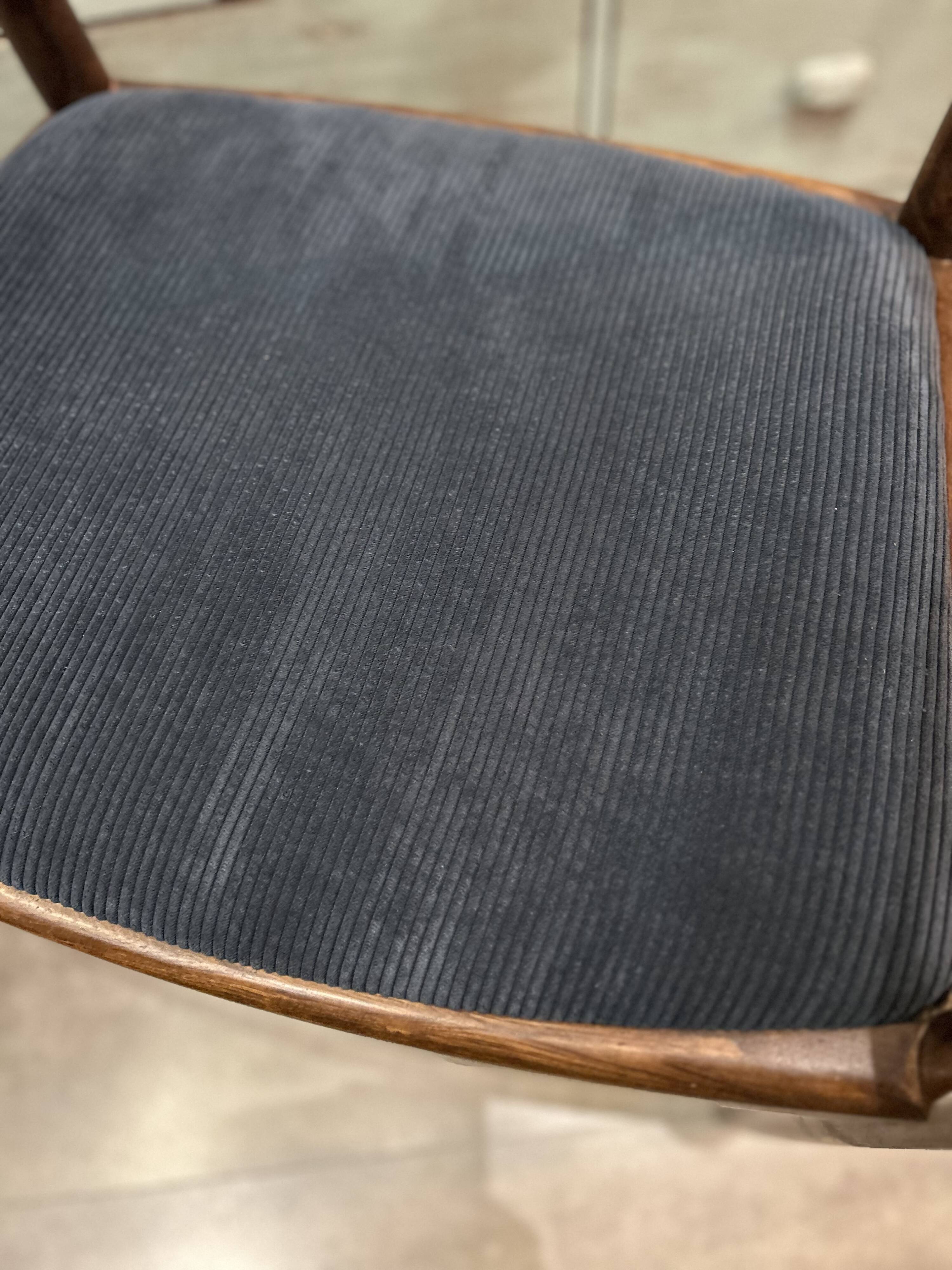 Scandinavian armchair in the style of Hans Wegner.