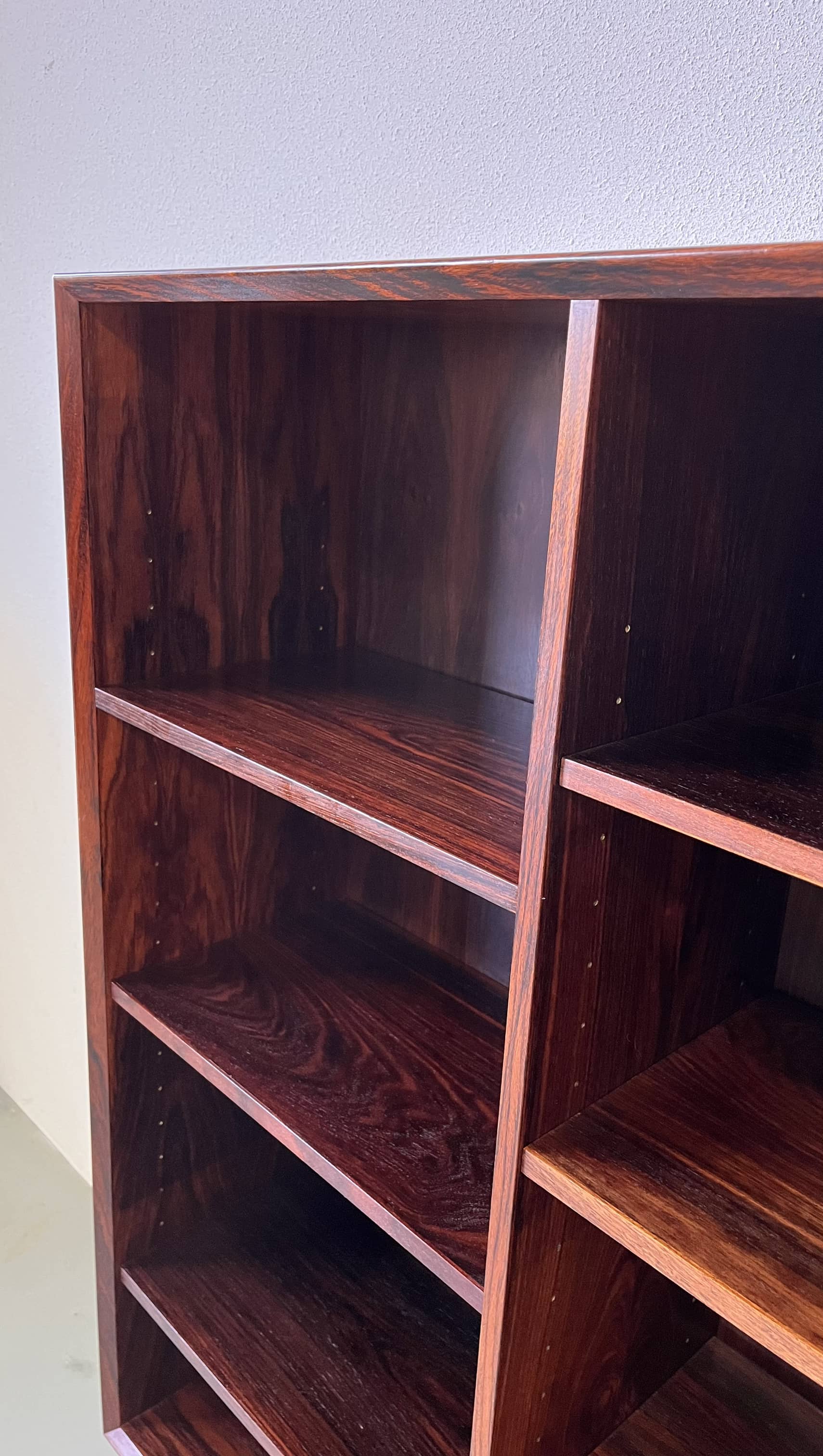 Bookcase in rosewood