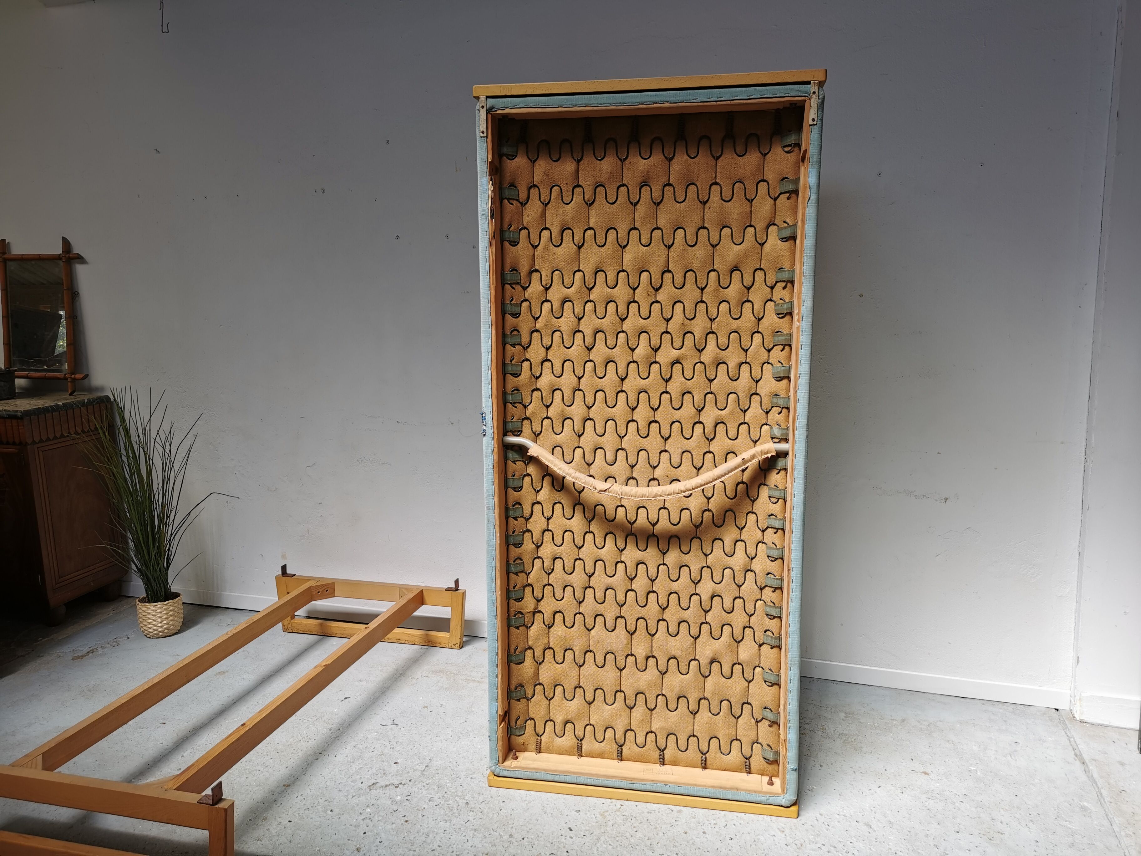 Vintage Scandinavian bed and lamp signed NK 1959