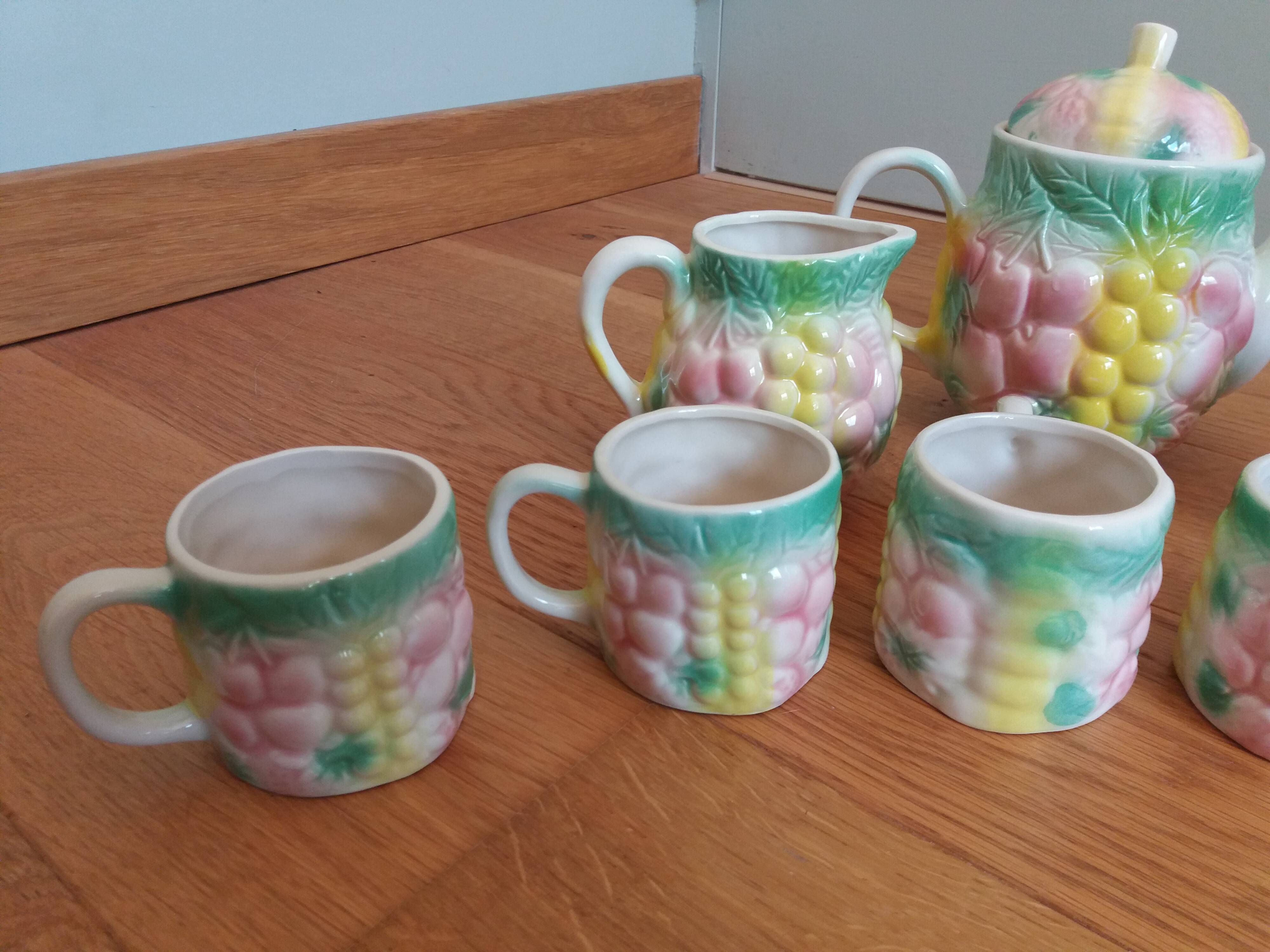 Pastel slushie coffee or tea service