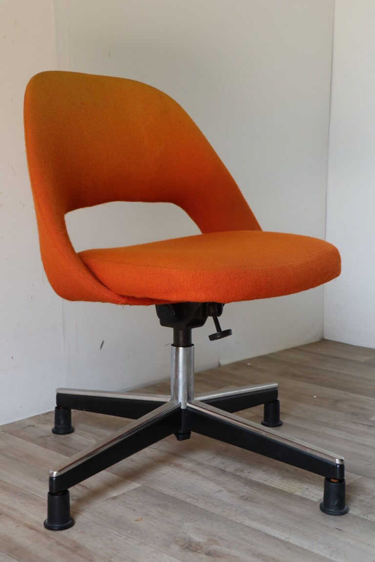 Swivel office chair by Eero Saarinen for Knoll, 1960