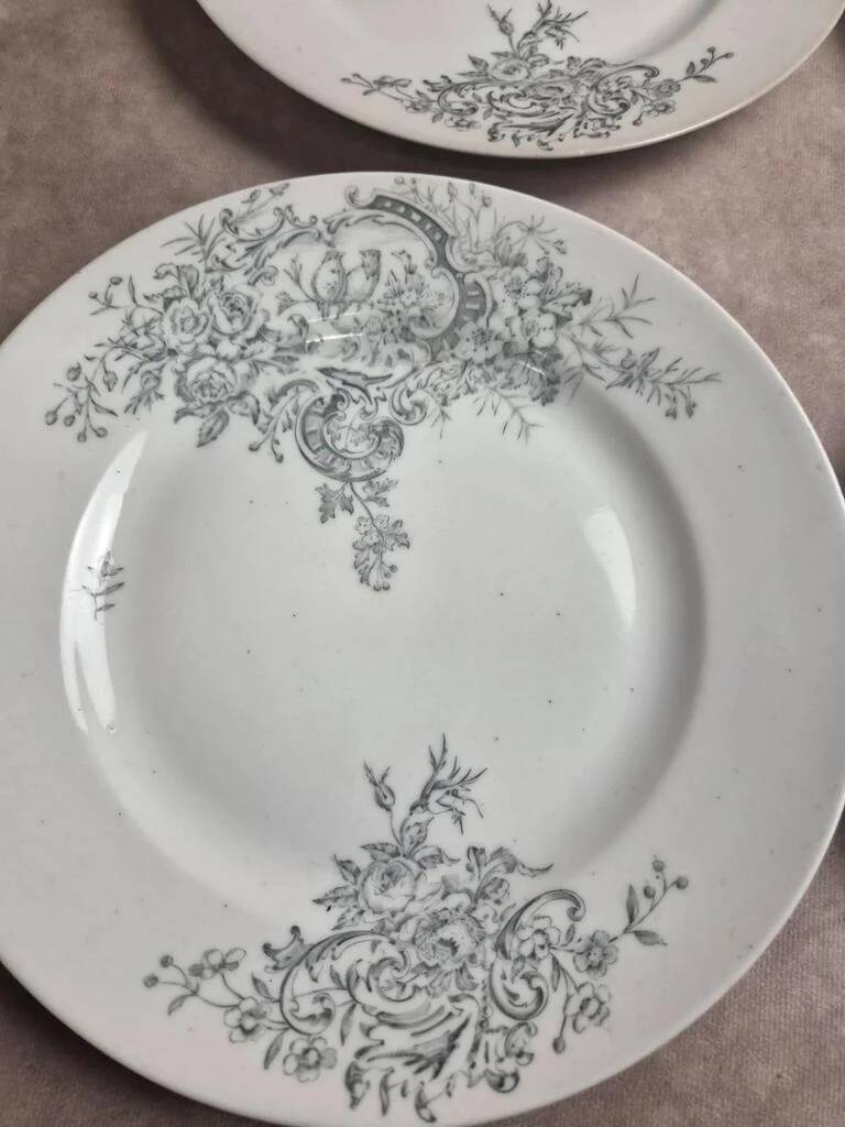 10 antique porcelain plates – Aux Lions de Faïence Paris – 19th century