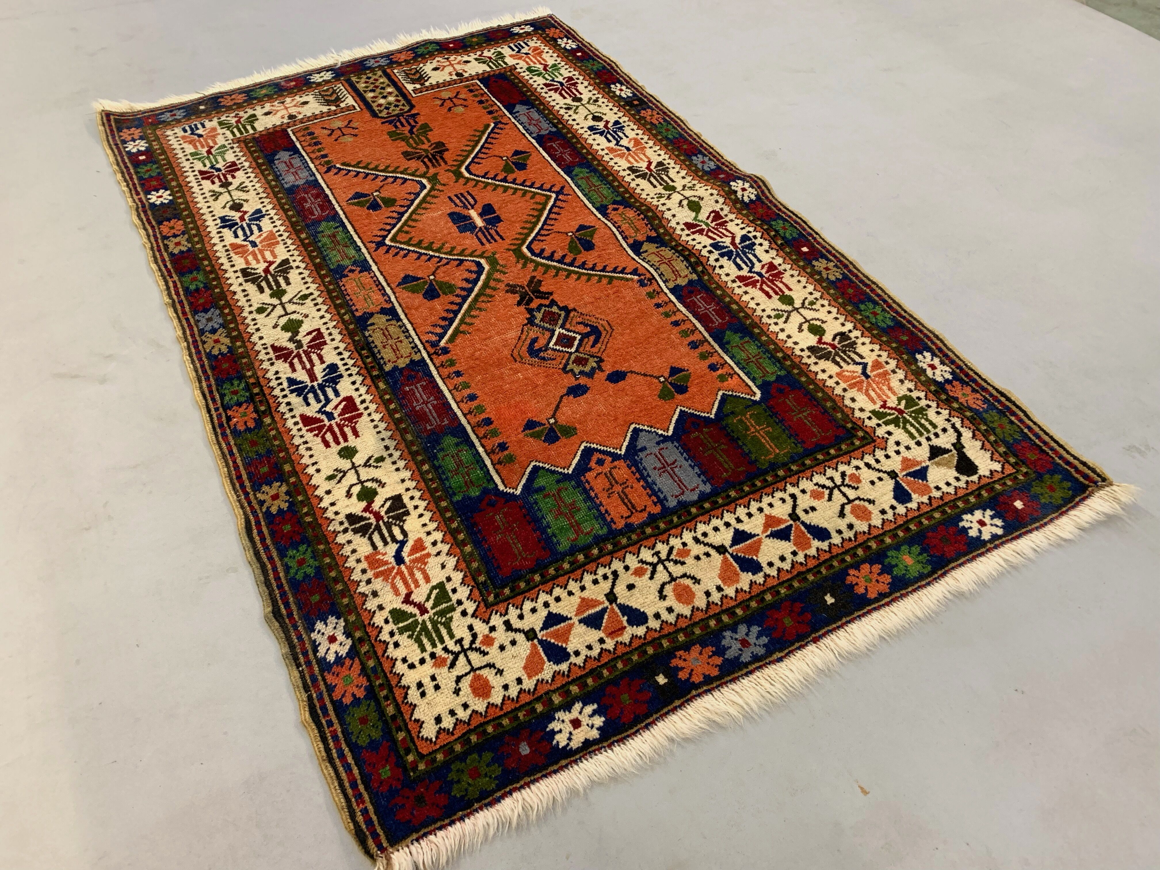 Vintage turkish anatolian rug 190x120 cm, tribal boho red, blue, black, green