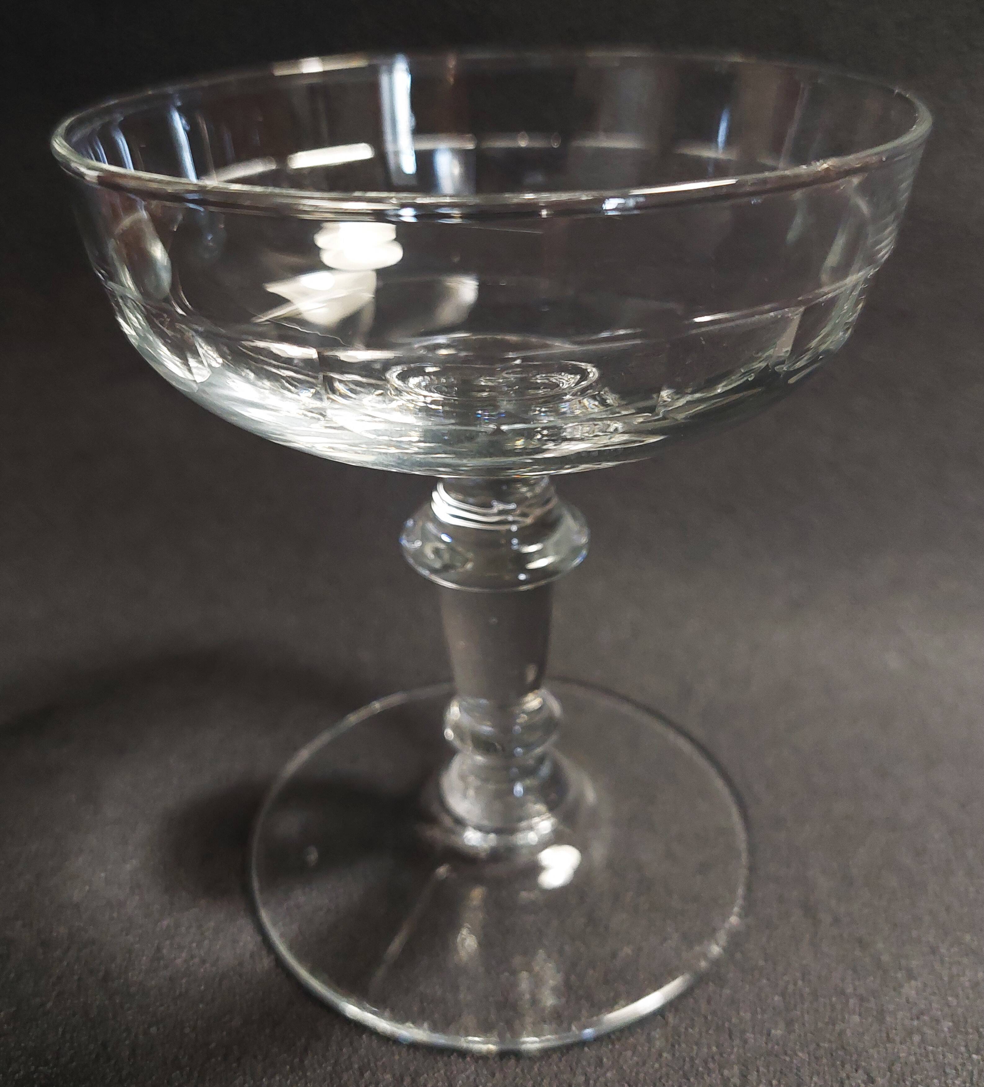 Coupes à champagne en verre Meisenthal modèle Mirabeau série de dix