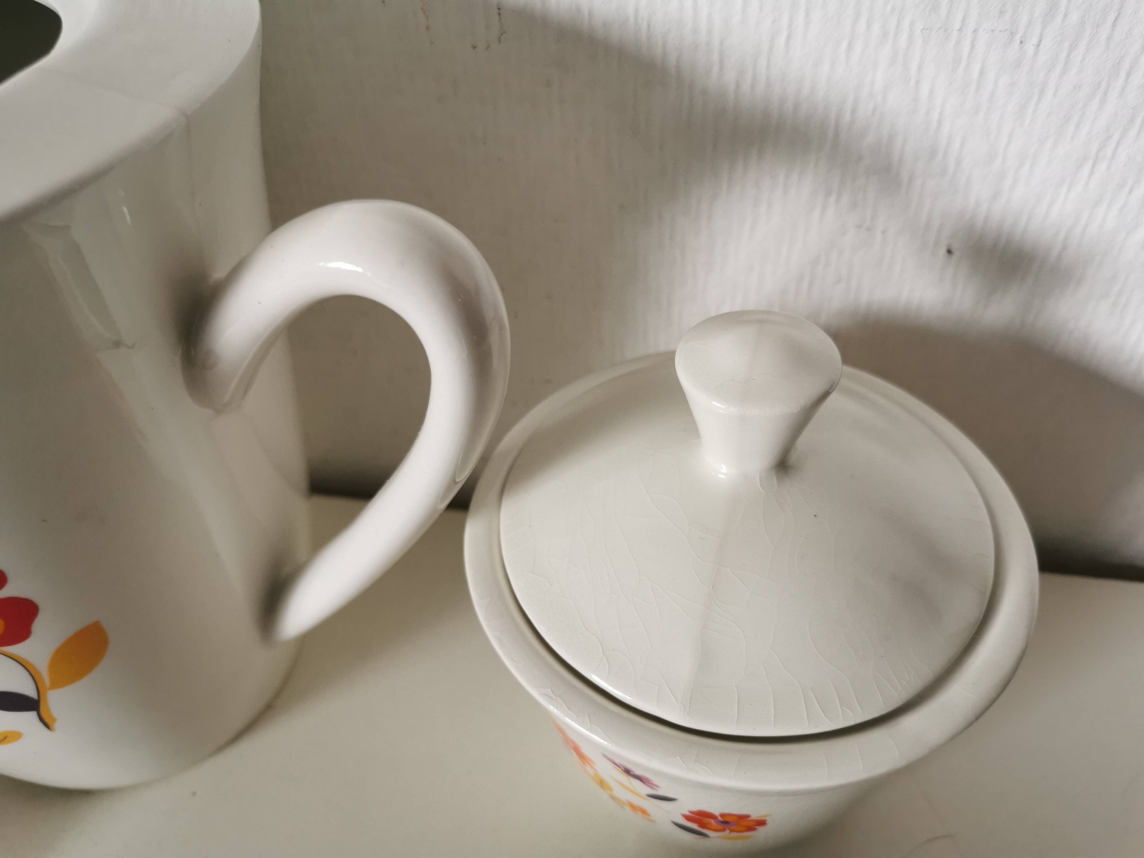 Ceramic coffee or tea service moulin des loups (orchies) flower from the 60s