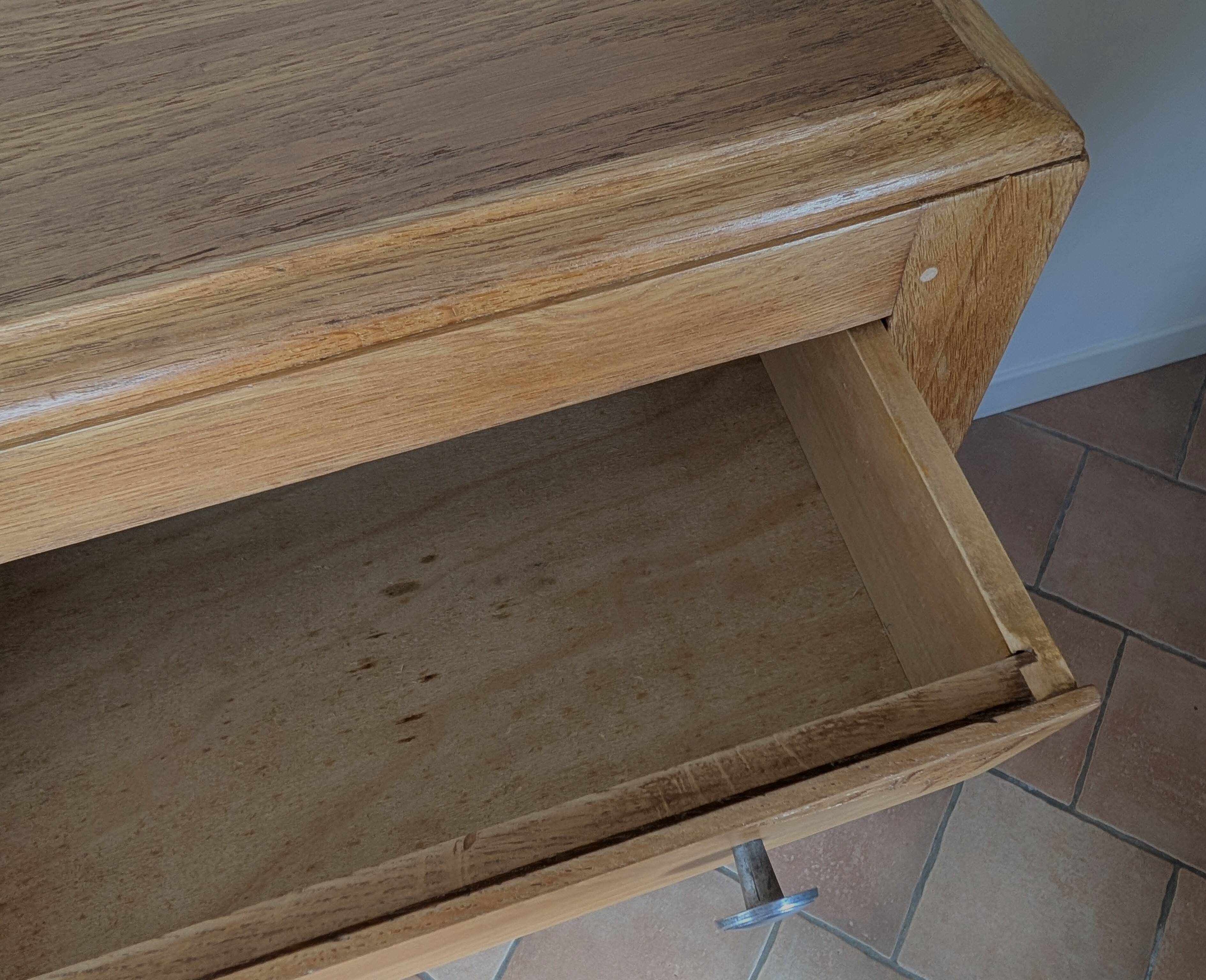 Chest of drawers