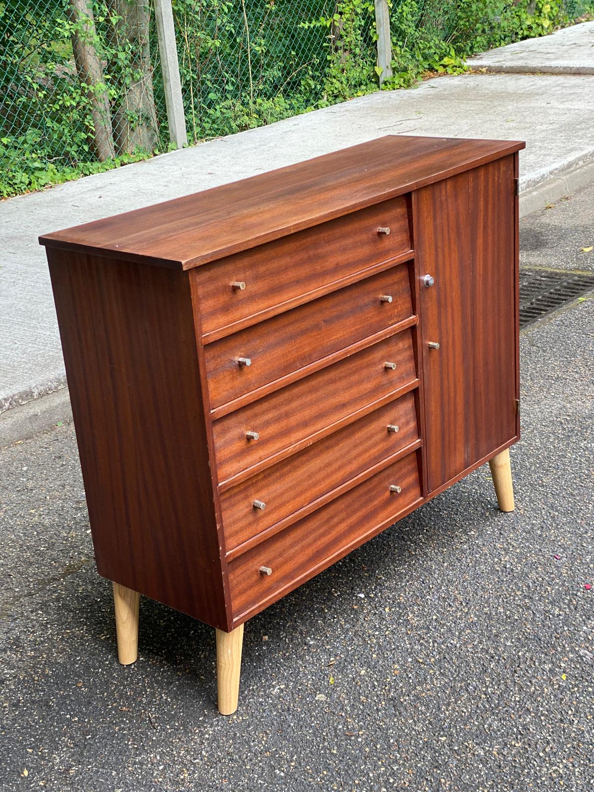 Commode buffet scandinave en acajou des années 50