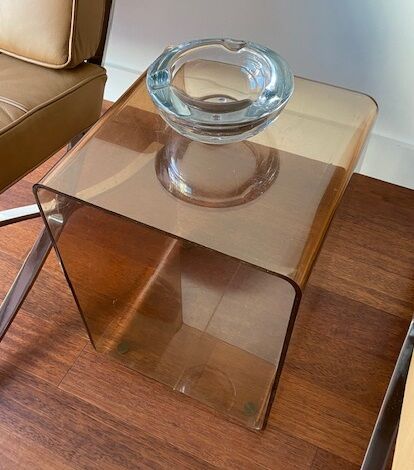 Cube in smoked plexiglas, 70S