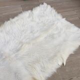 Vintage white skin carpet - 60 x 125cm