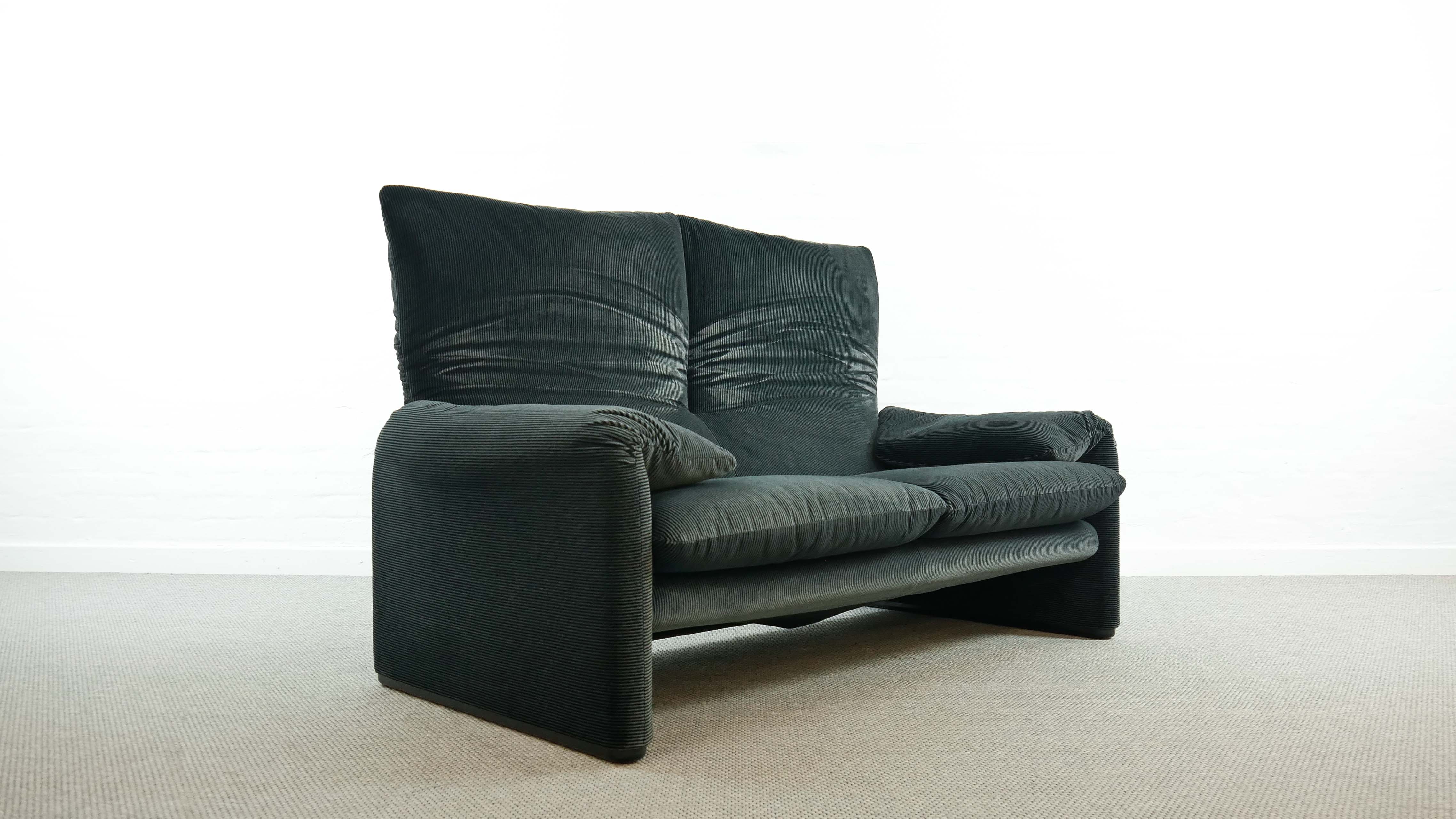 Maralunga 2seater sofa in dark grey striped fabrics by Vico Magistretti for Cassina