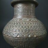 Ancien pichet à eau Moghol en bronze indien oriental Inde XIX