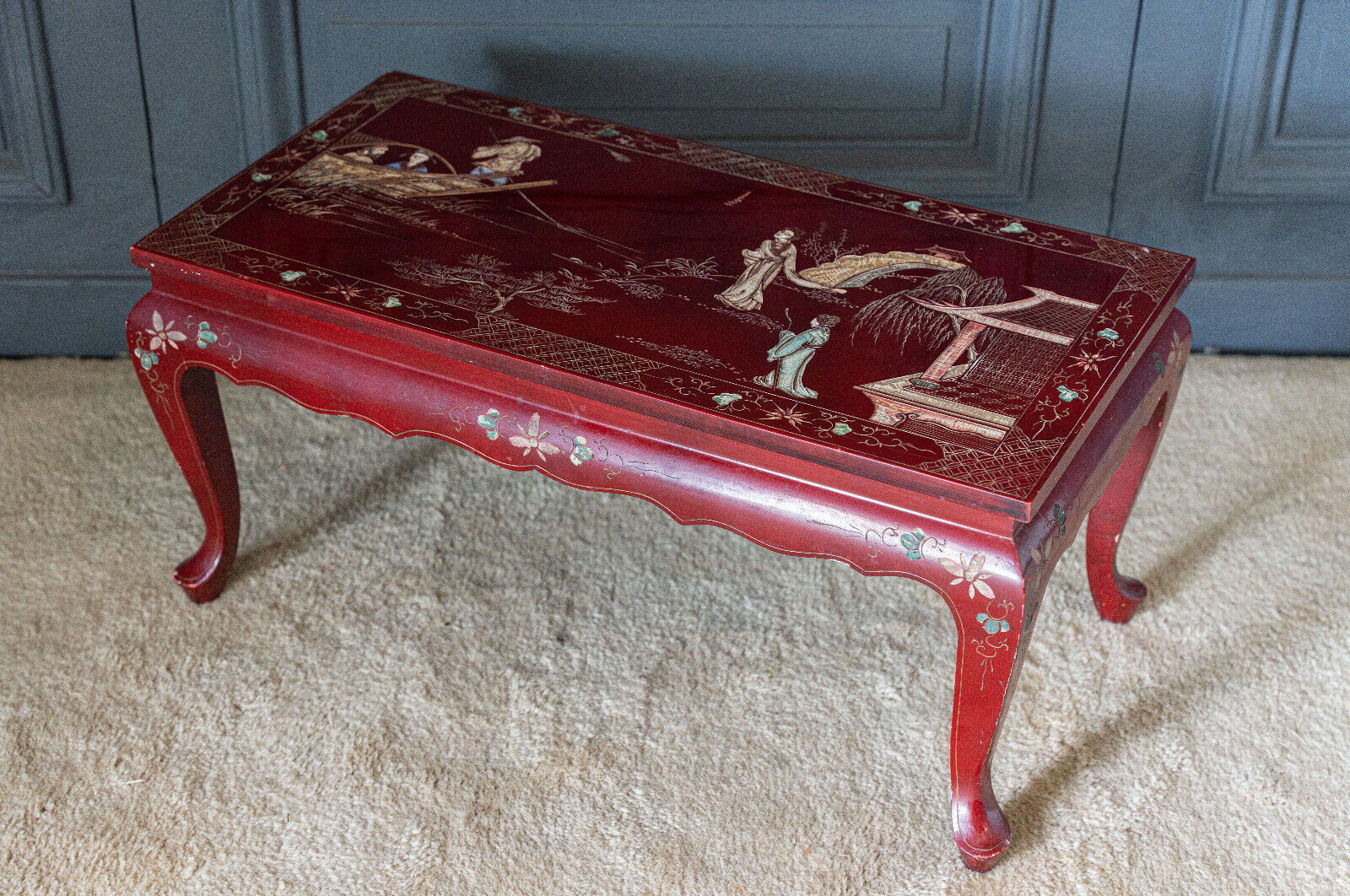 Lacquer coffee table 1960 China red background character decoration
