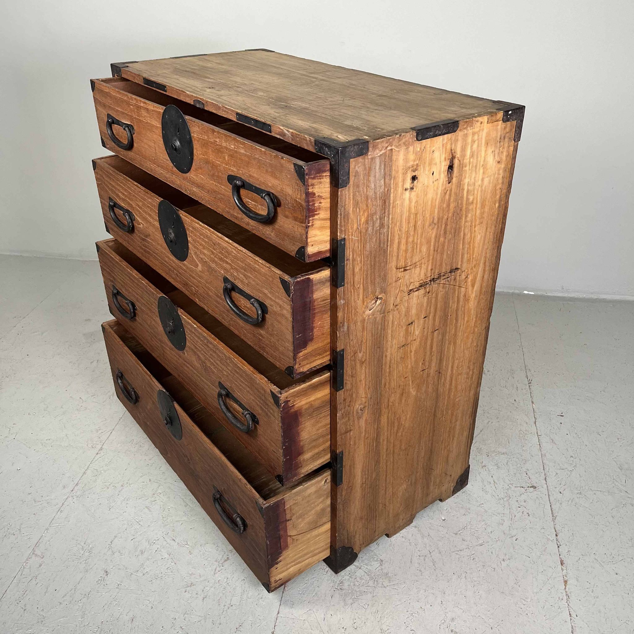 Commode japonaise Tansu ladenkast Taishō (1912-1926)
