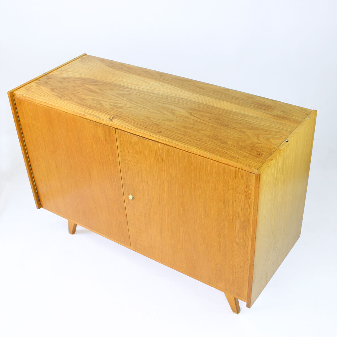 Buffet U 450 de Jiri Jiroutek , Interier Praha, Tchécoslovaquie années 1960